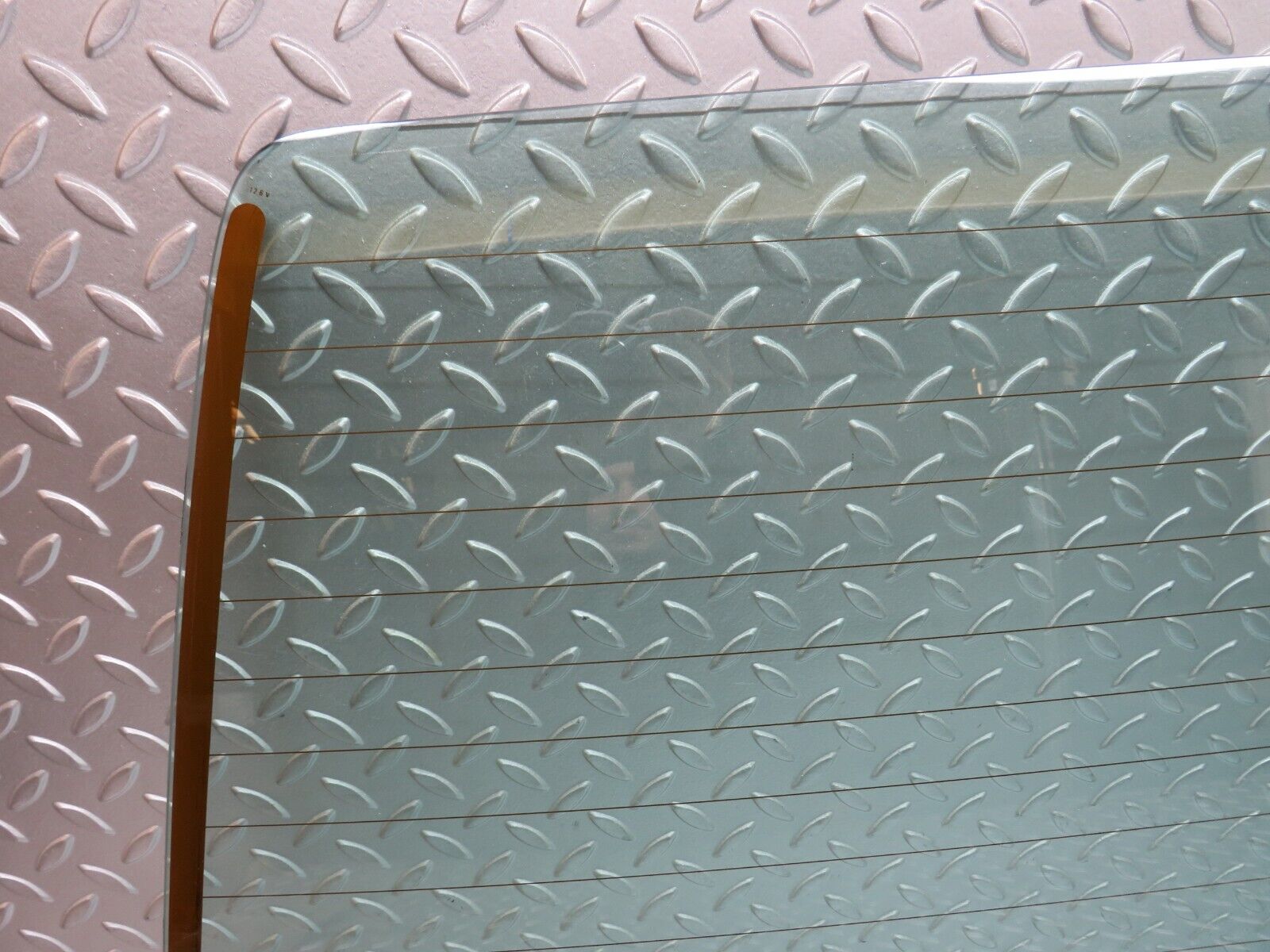 32491 Mercedes-Benz S124 300TE Wagon Tailgate Rear Windscreen Glass