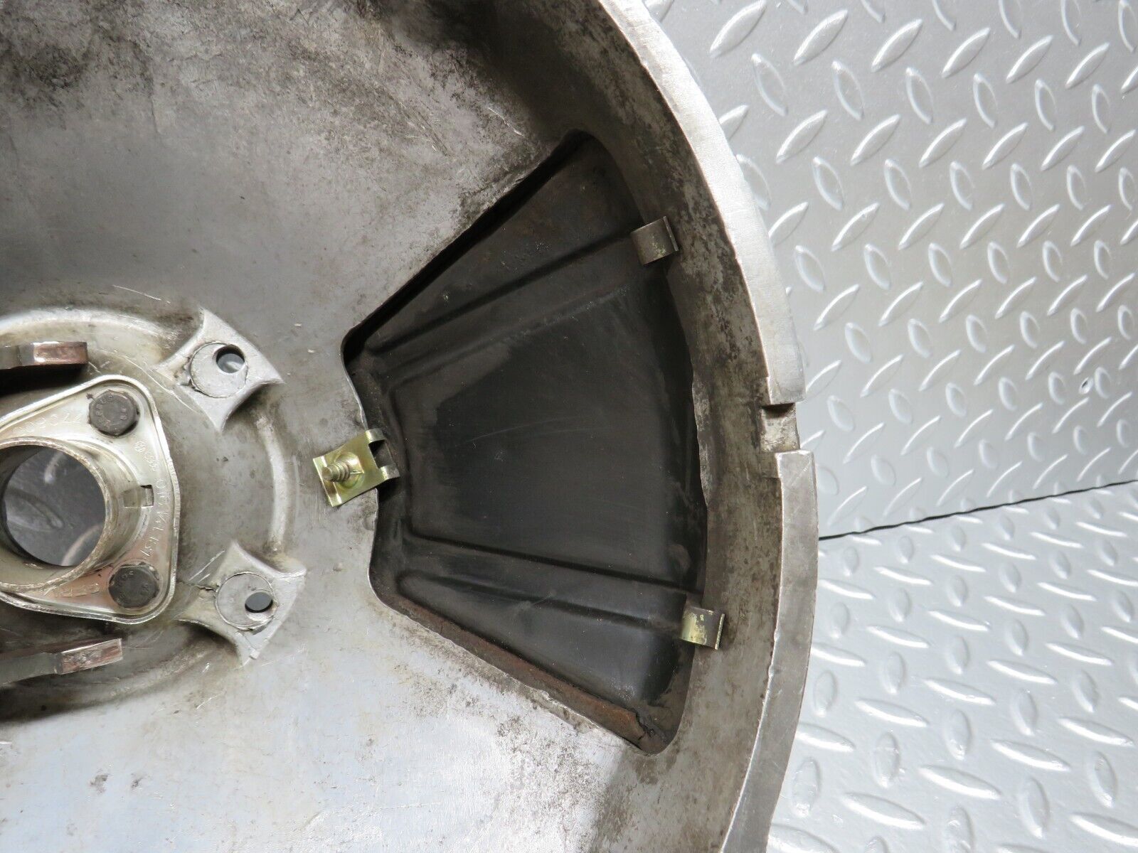 30101 Porsche 924 Clutch Bell Housing 477521111