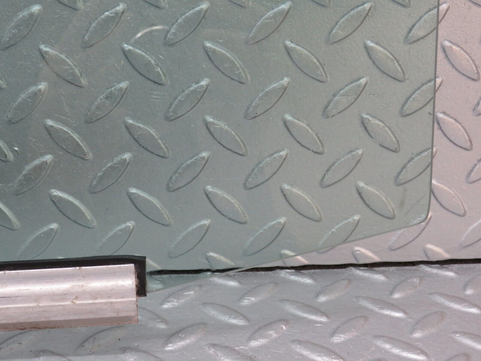 36566 Mercedes-Benz W201 190E 2.0L Rear Right Door Window Glass