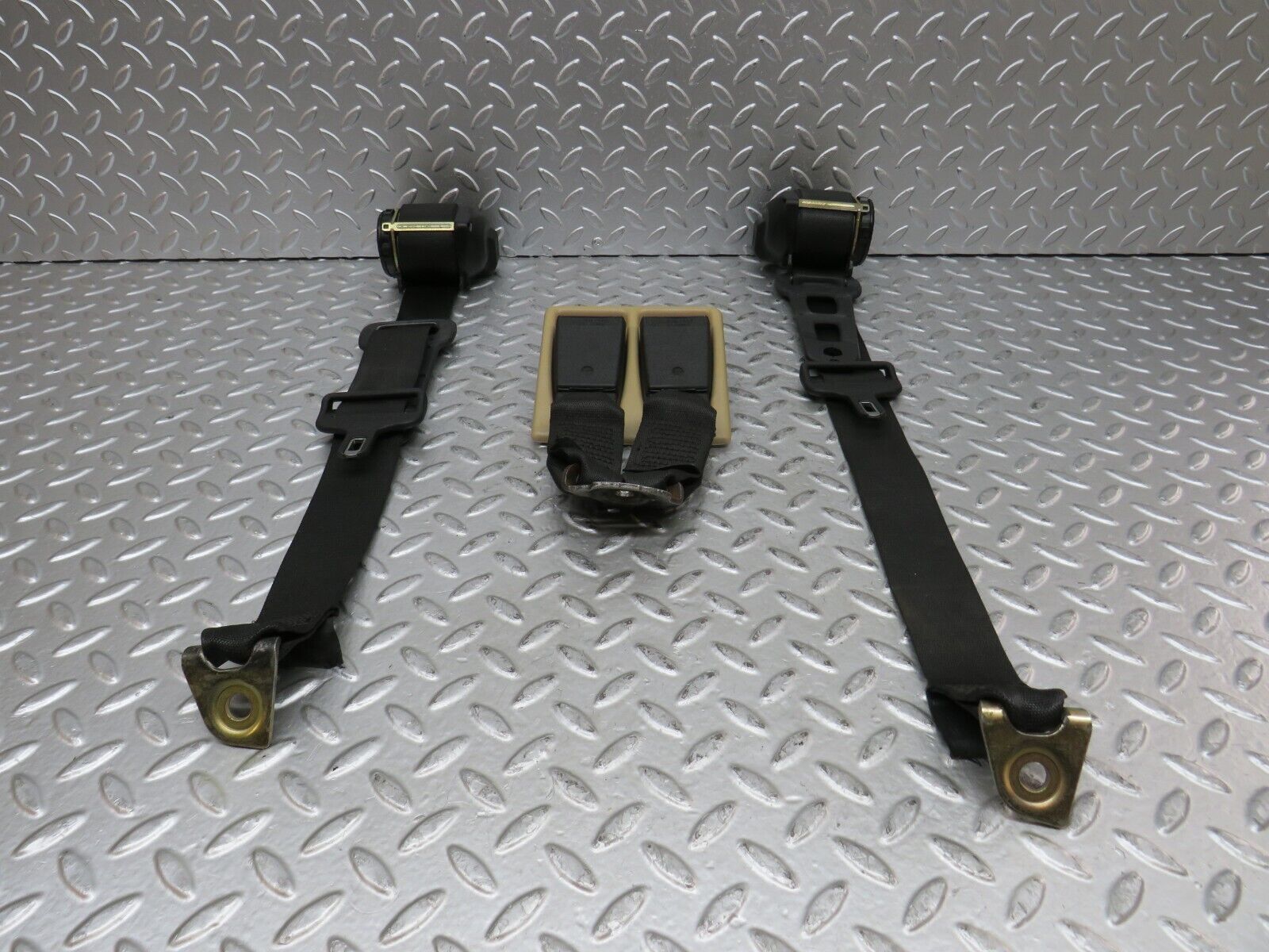 27821 Mercedes-Benz S124 300TE Third Row Seat Belt Set With Buckles