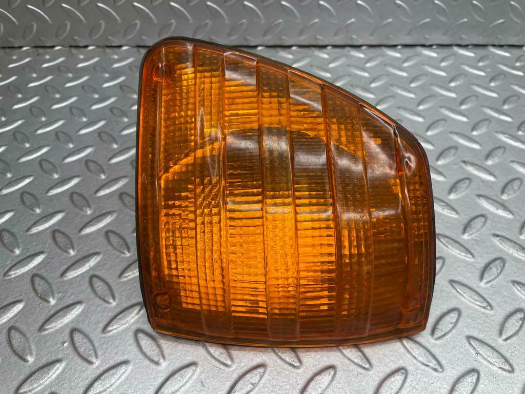 0040 Mercedes-Benz W116 350SE Left Front Indicator 1305233001