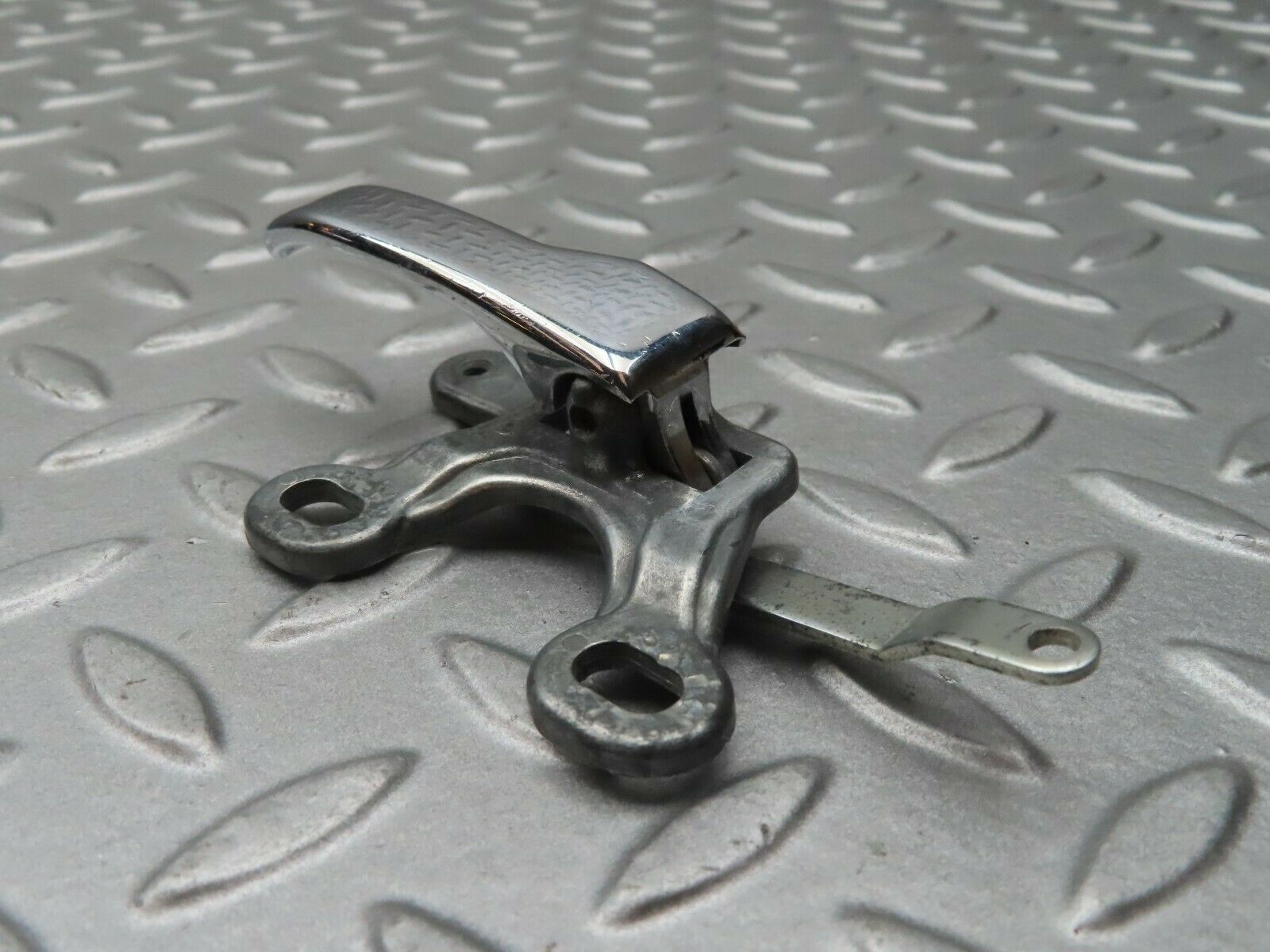 4747 Mercedes-Benz W114 280CE Coupe Right Interior Door Handle 1107660419