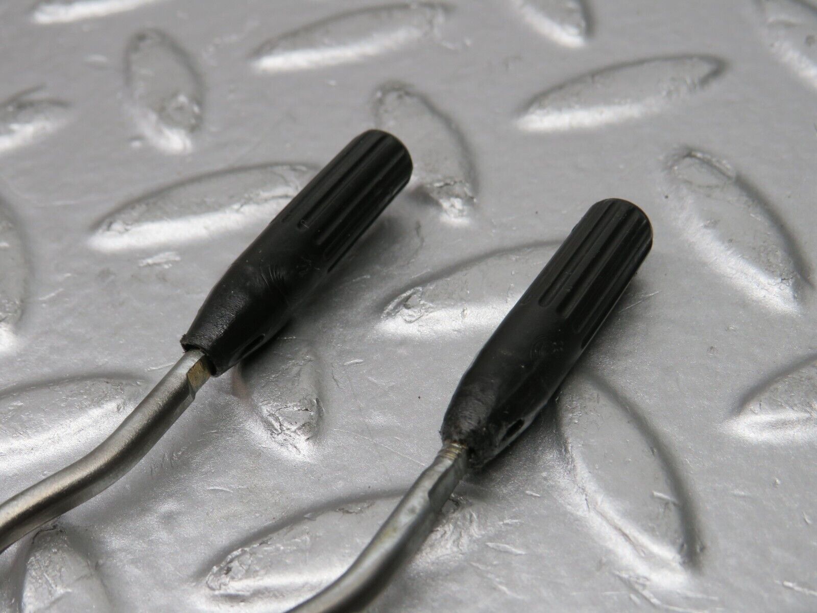 31628 Mercedes-Benz W201 190LE 1.8L Front Door Lock Knob Pair