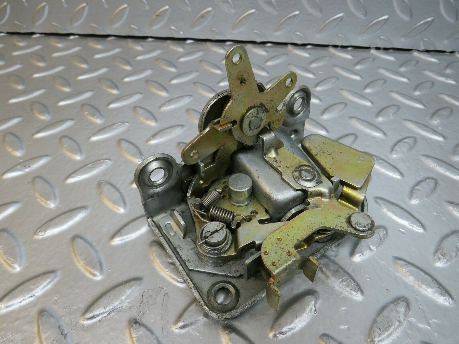 24571 Mercedes-Benz W108 Rear Left Door Lock Mechanism