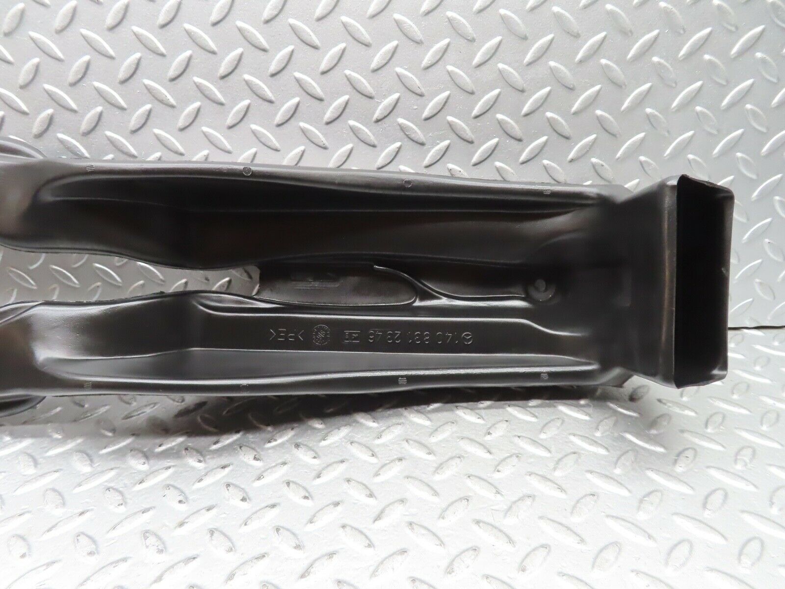 19592 Mercedes-Benz C140 CL420 Coupe Rear Air Duct 1408312346