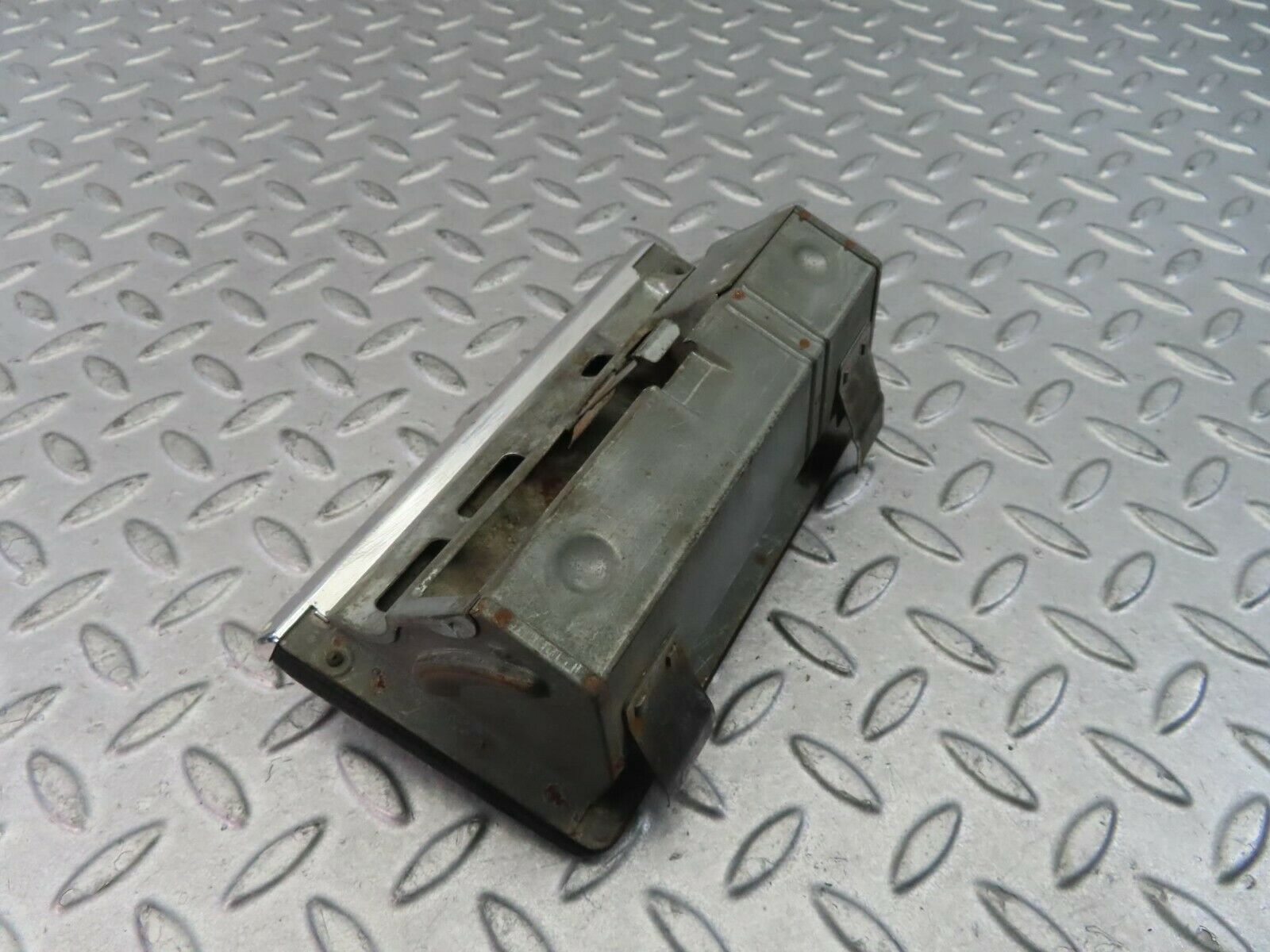 8695 Mercedes-Benz W114 Ashtray