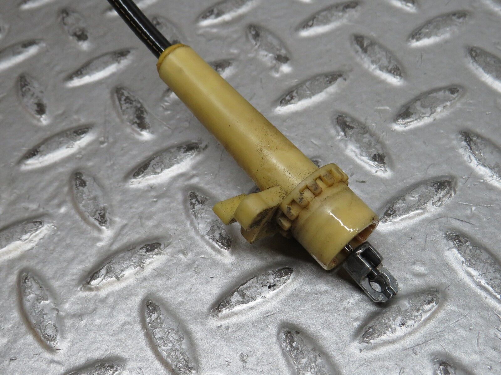 29207 Mercedes-Benz W123 280E Kickdown Cable