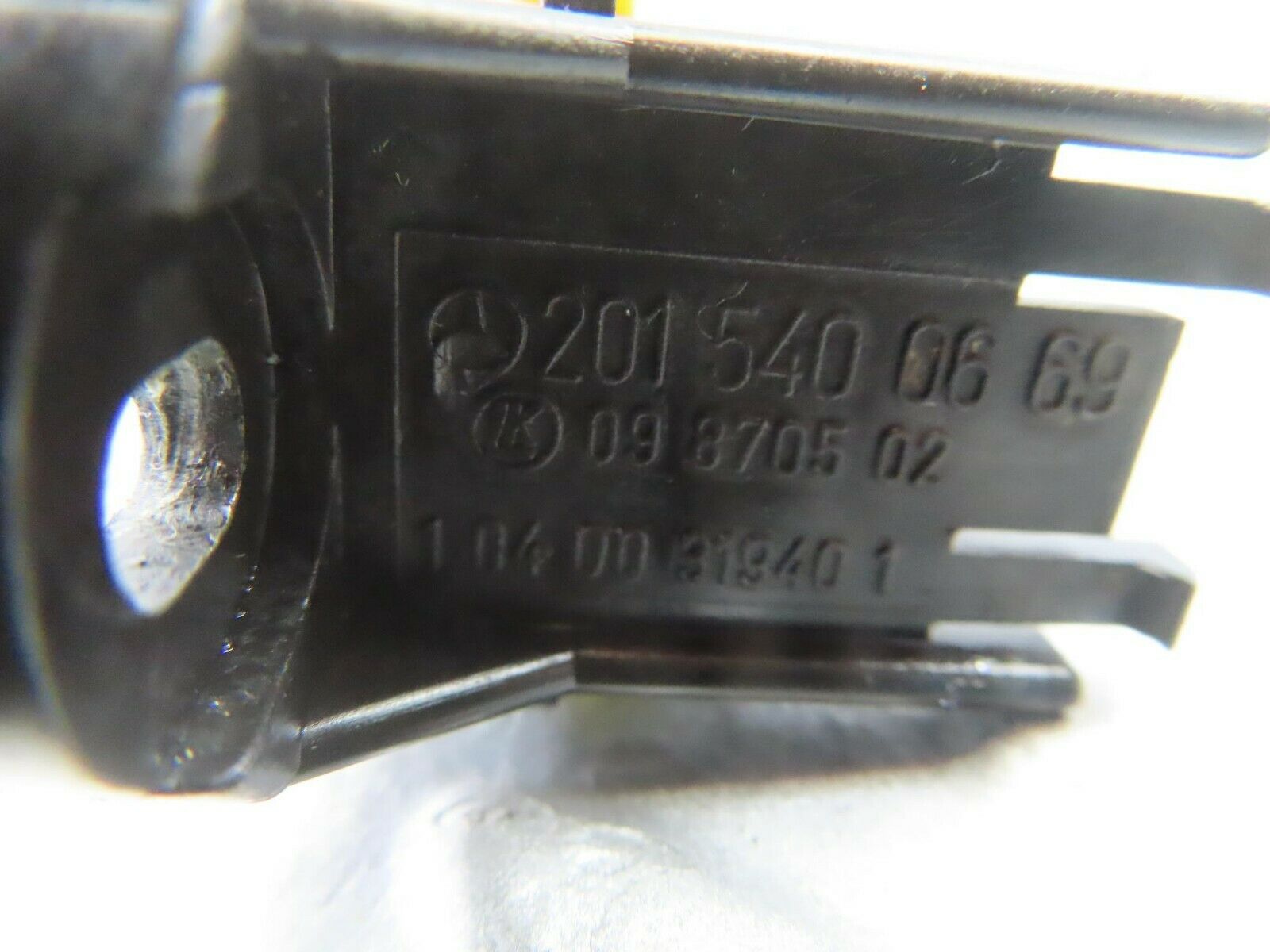 10349 Mercedes-Benz W201 190E Cable Connector Terminal Block 2015400669