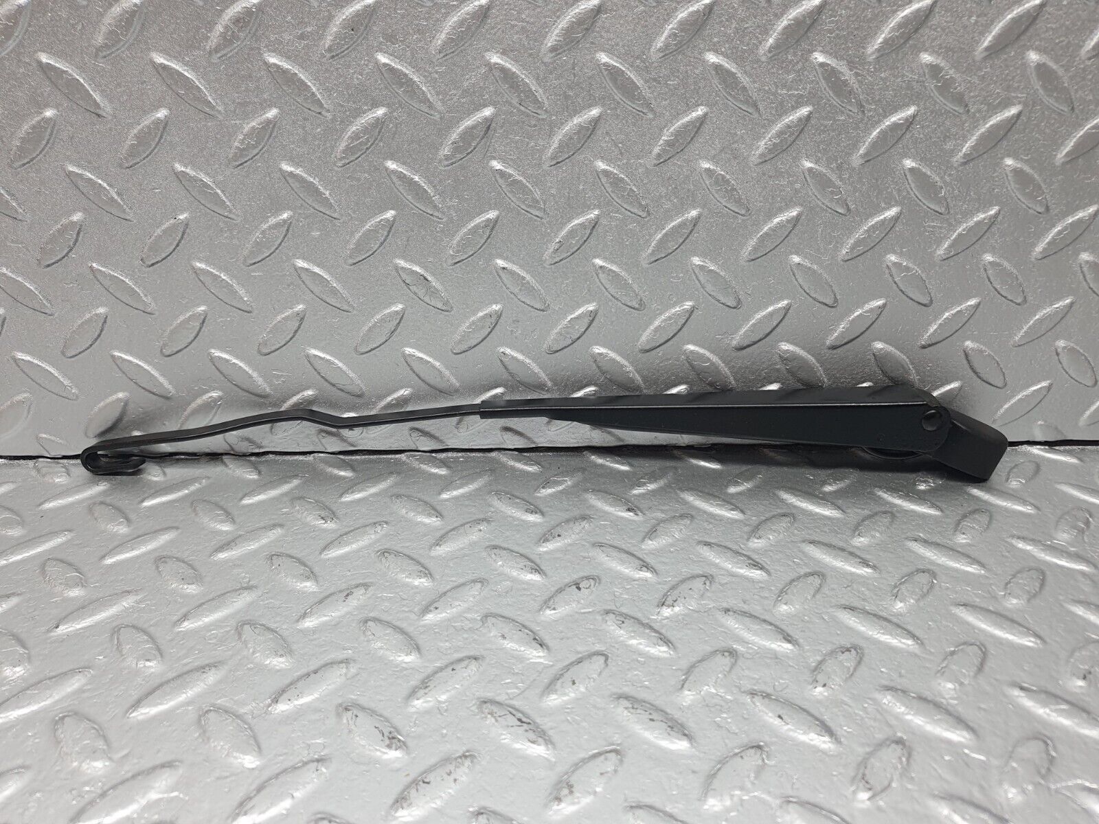 40730 Mercedes-Benz W123 300D Wiper Arm Bosch Right Side 3399990553