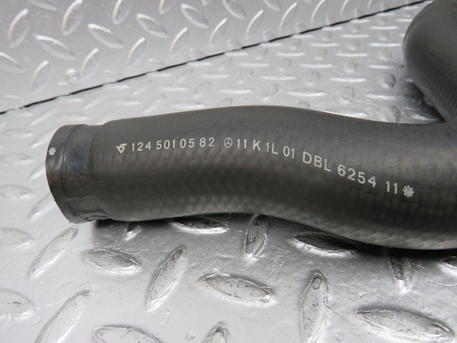 30460 Mercedes-Benz W124 230E Radiator Hose Pipe 1245010582