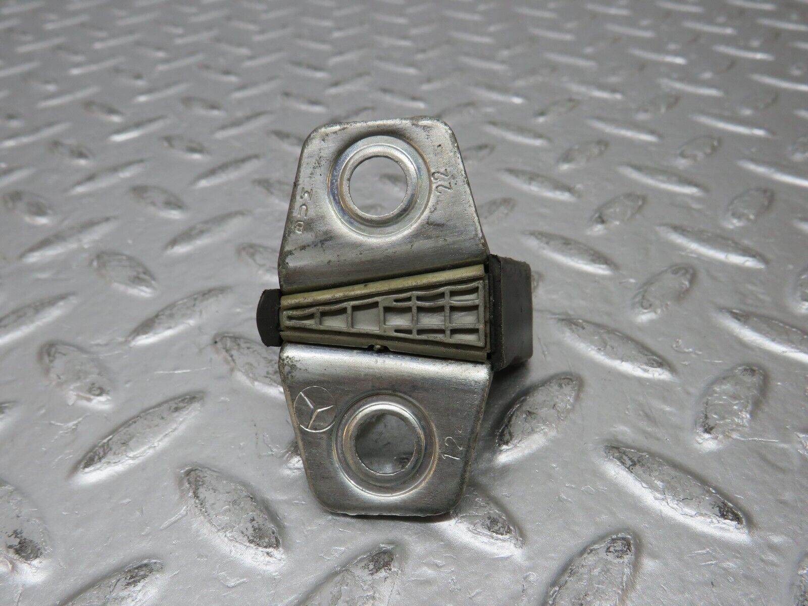 31775 Mercedes-Benz W201 190LE 1.8L Door Lock Latch