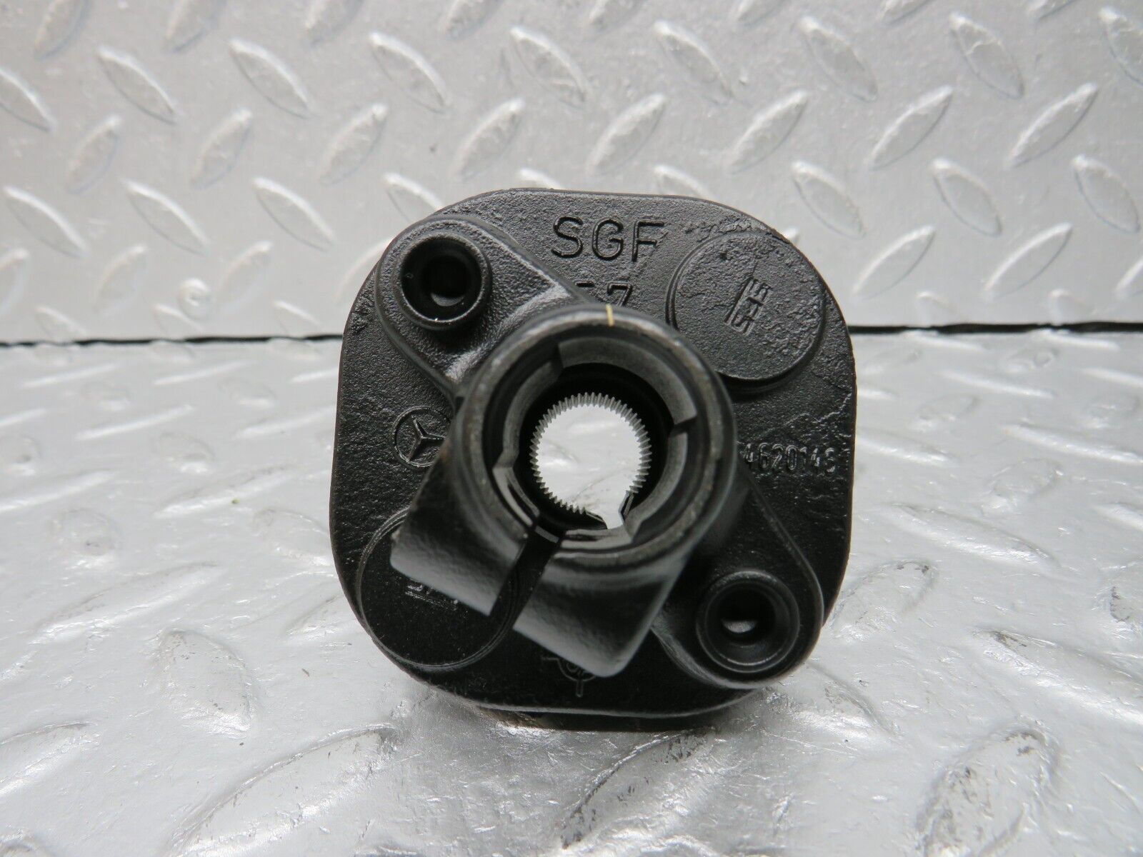 38065 Mercedes-Benz A124 320E Cabriolet Steering Column Lower Shaft 1264620146