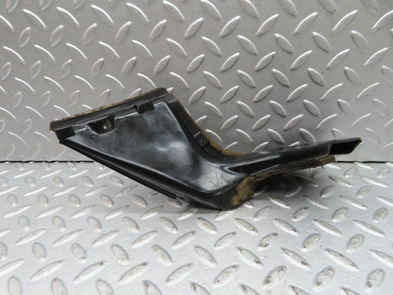 17076 Mercedes-Benz C123 280CE Coupe Water Drain1238300328