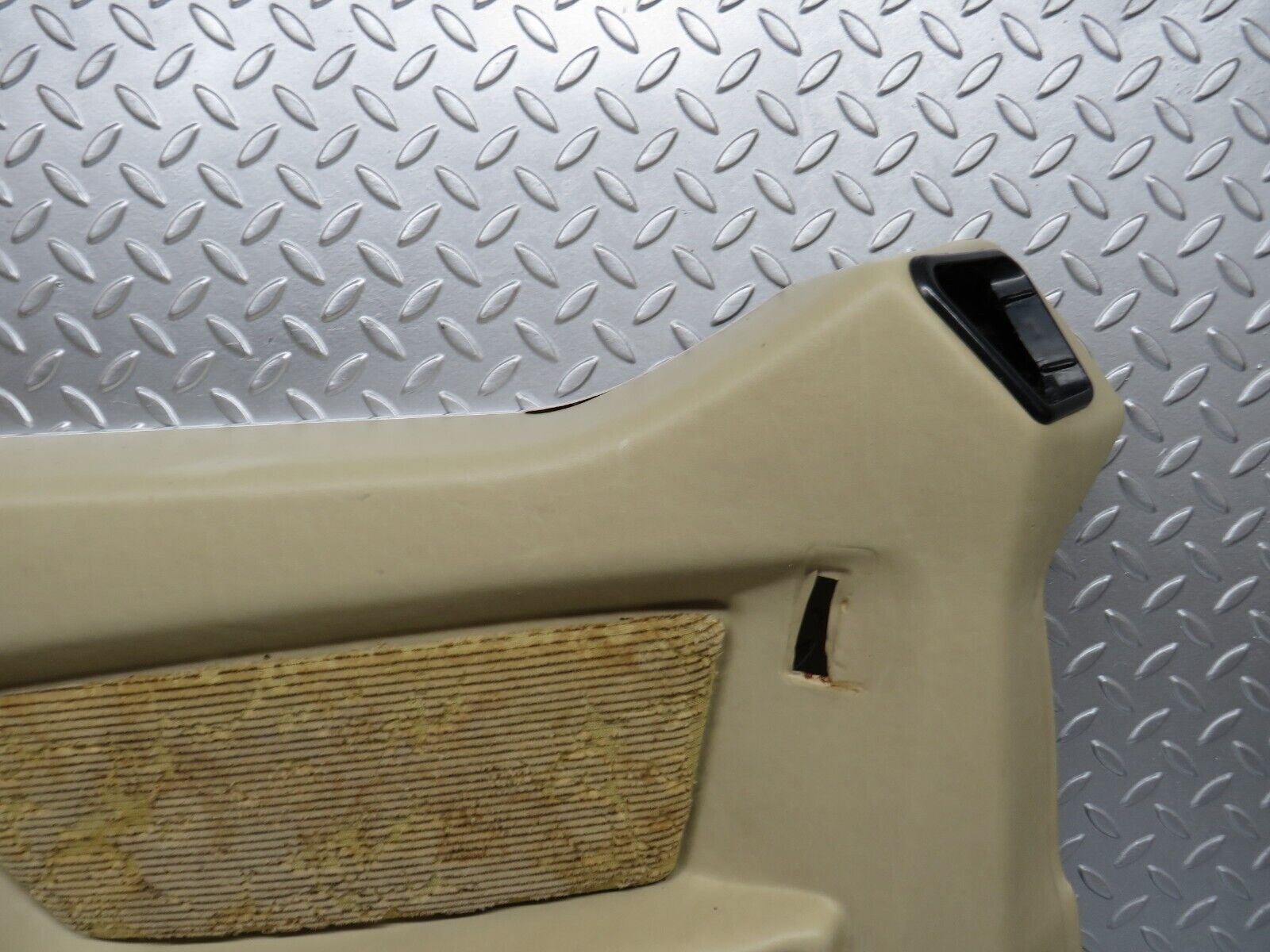 37072 Mercedes-Benz C126 420SEC Coupe Rear Left Card Panel Beige