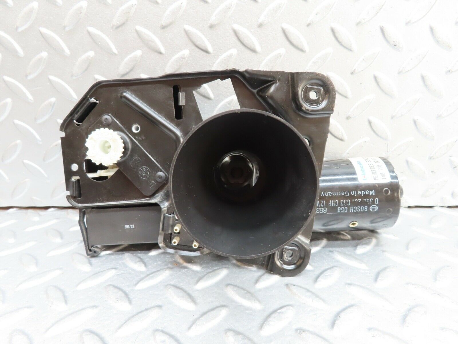 19431 Mercedes-Benz C140 CL420 Coupe Sunroof Motor Bosch 1407800007