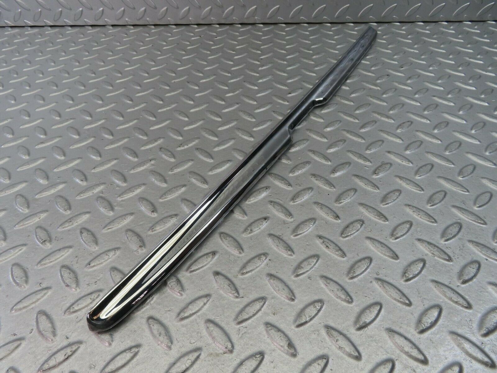 9178 Mercedes-Benz W116 Boot Boot Trunk Handle Bar Chrome 1167580102