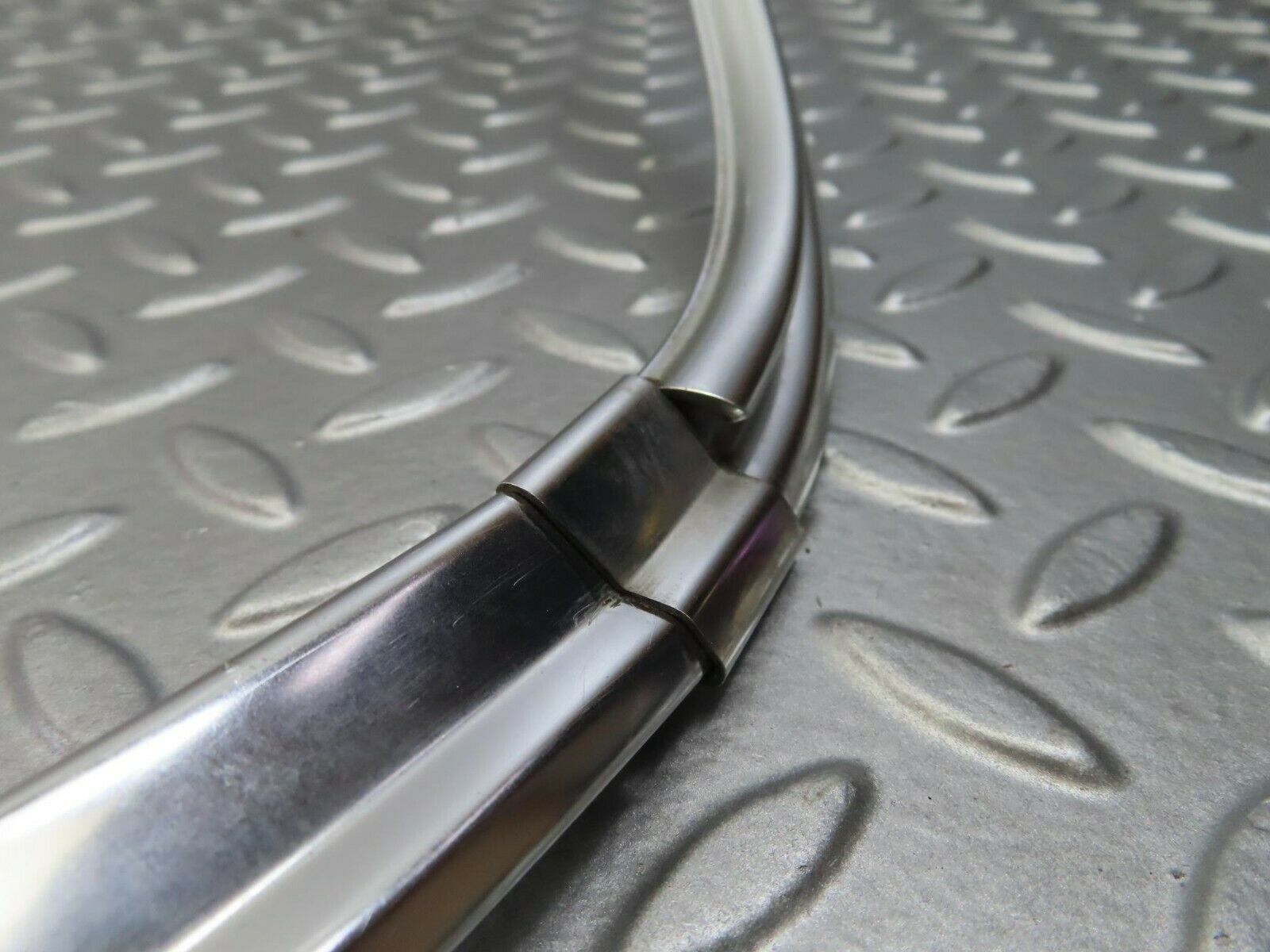 9850 Mercedes-Benz C123 280CE Coupe Rear Windscreen Chrome Frame