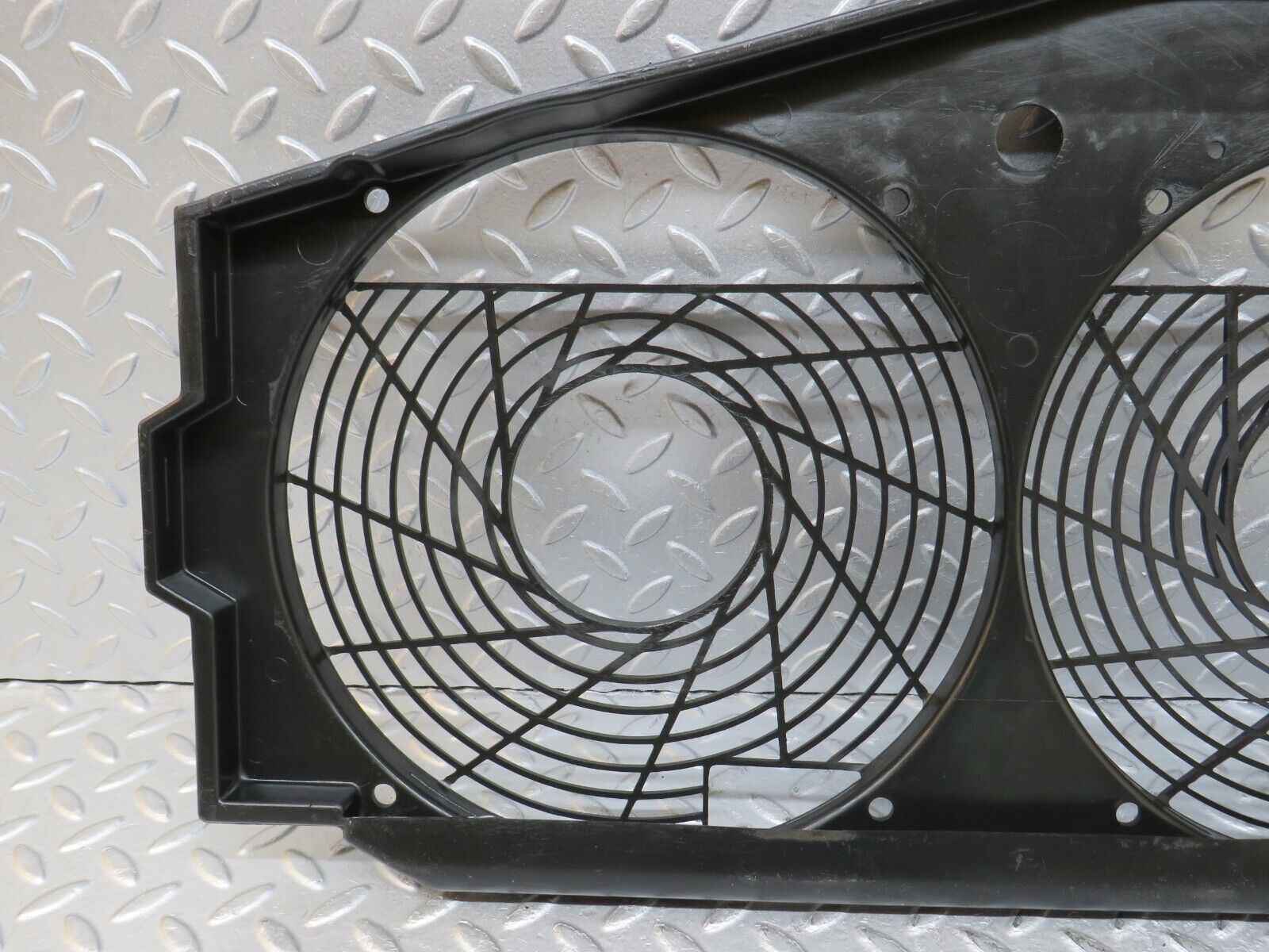 36193 Mercedes-Benz W126 420SE Radiator Fan Shroud Fan Cover 1265052355