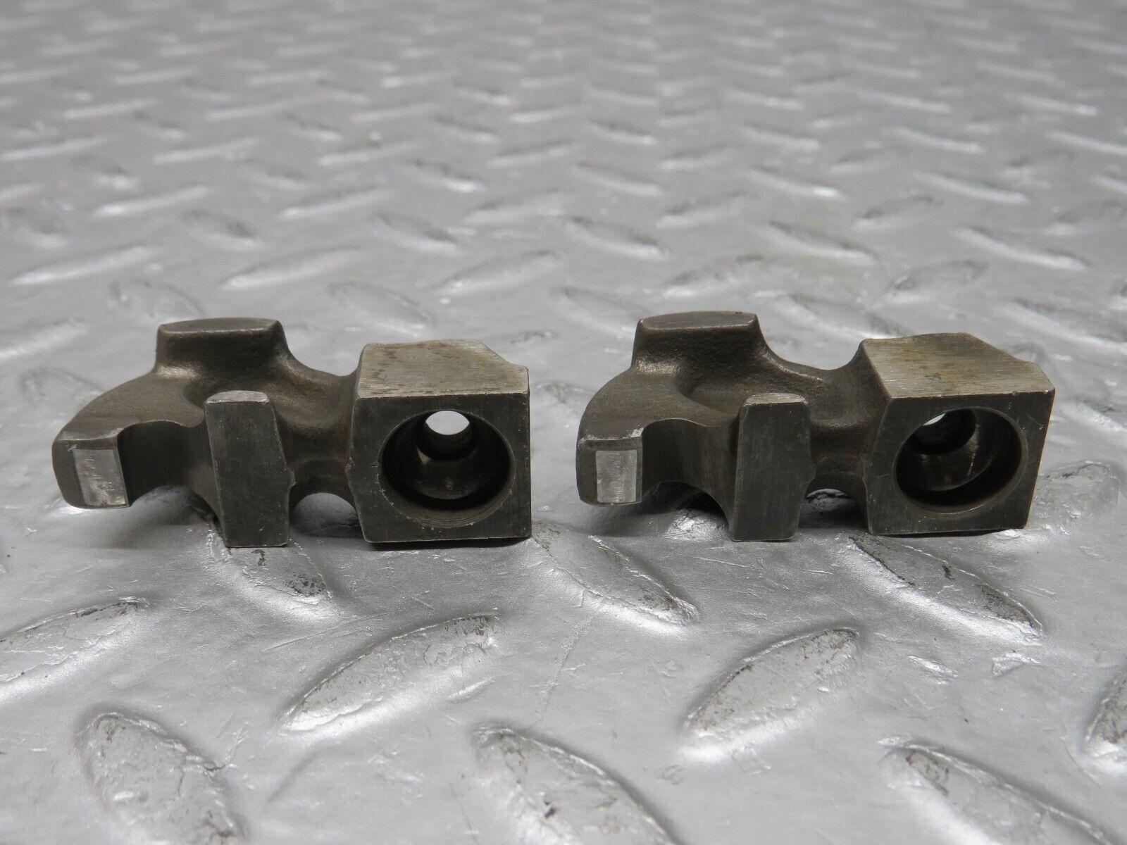 37621 Mercedes-Benz W109 300SEL Valve Rocker Arm With Spring & Tappet