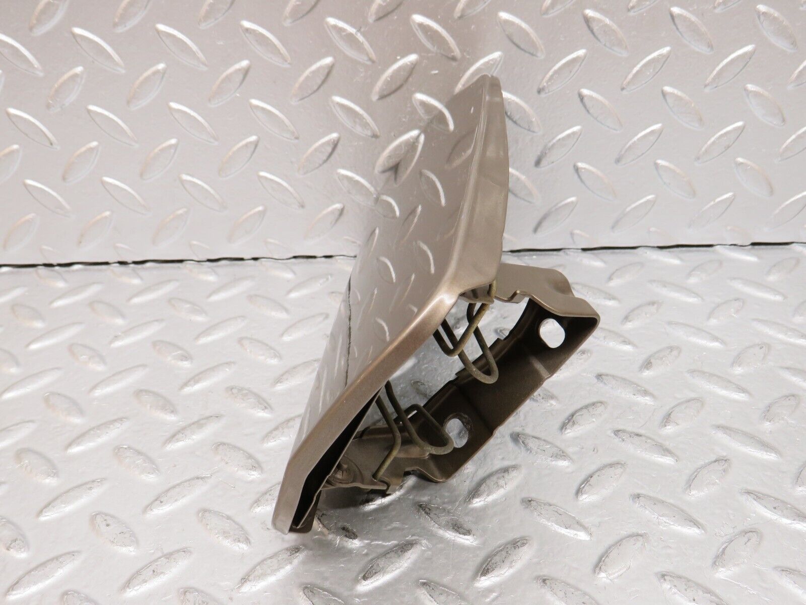 29366 Mercedes-Benz W124 230E Fuel Tank Flap Cap 1245844039