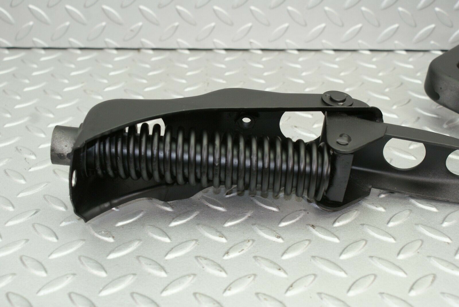 2553 Mercedes-Benz W116 350SE Boot Tailgate Hinge