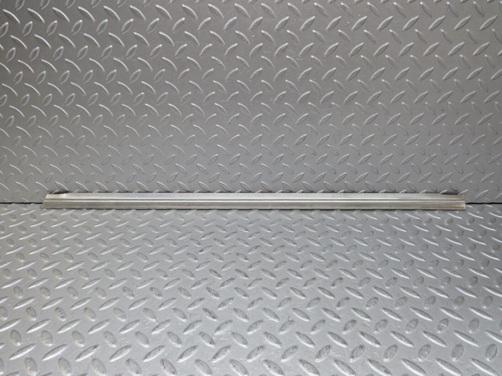 35799 Mercedes-Benz W108 Front Left Door Chrome Moulding Trim