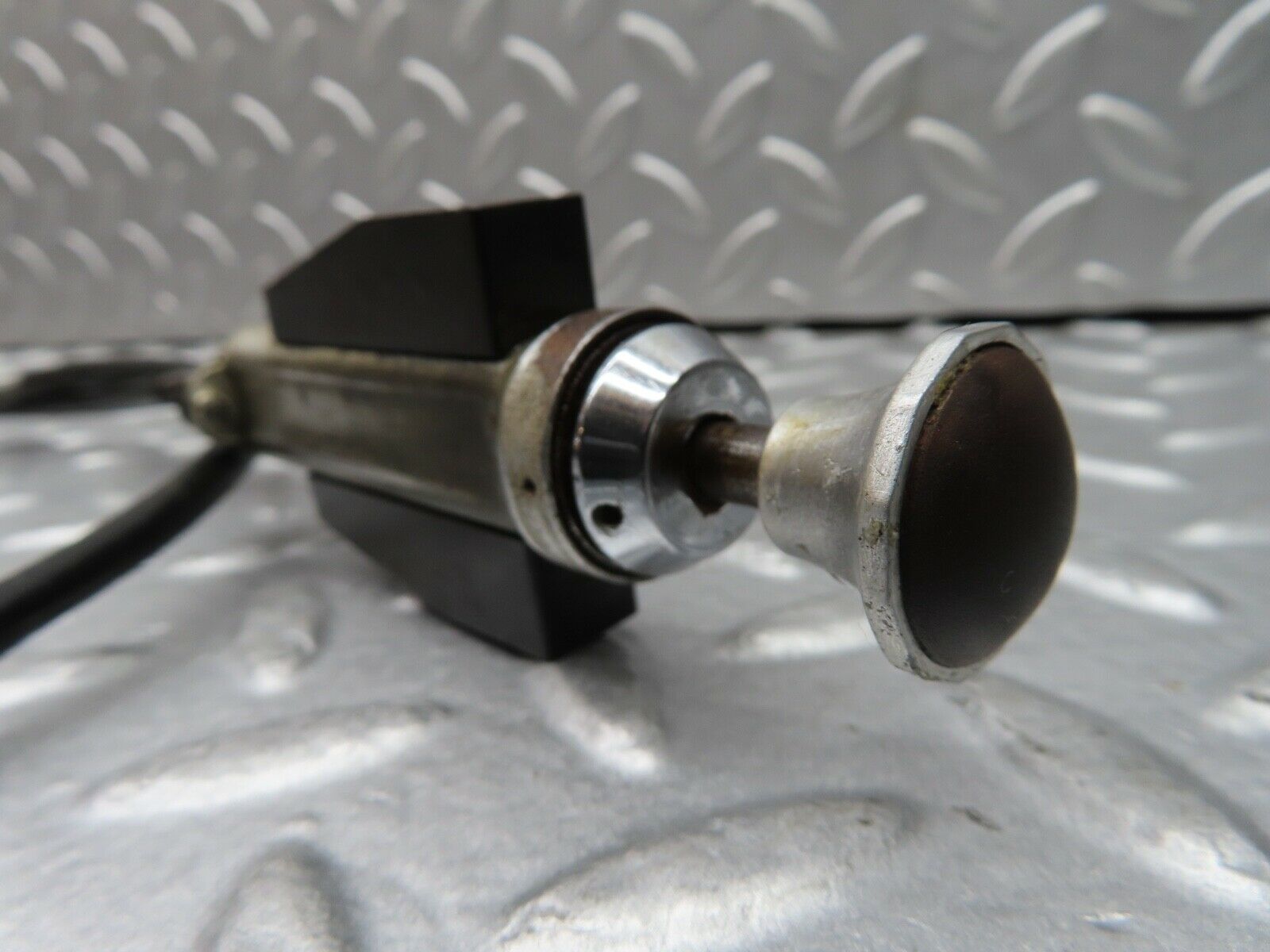 18642 Mercedes-Benz W120 W121 Ponton Choke Cables With Knob