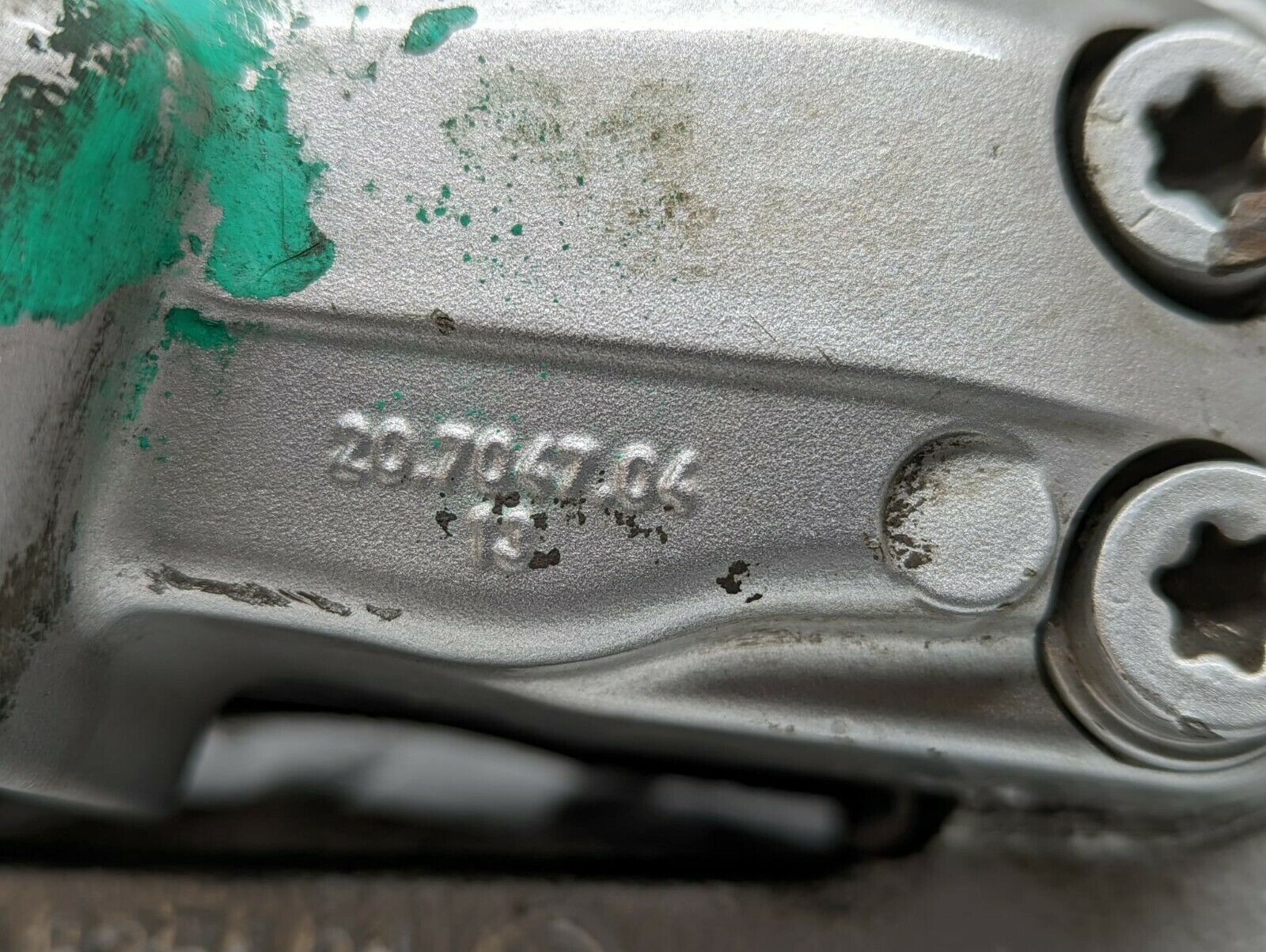 23770 Mercedes-Benz S211 E280 CDI Front Right Brake Caliper 2070470413