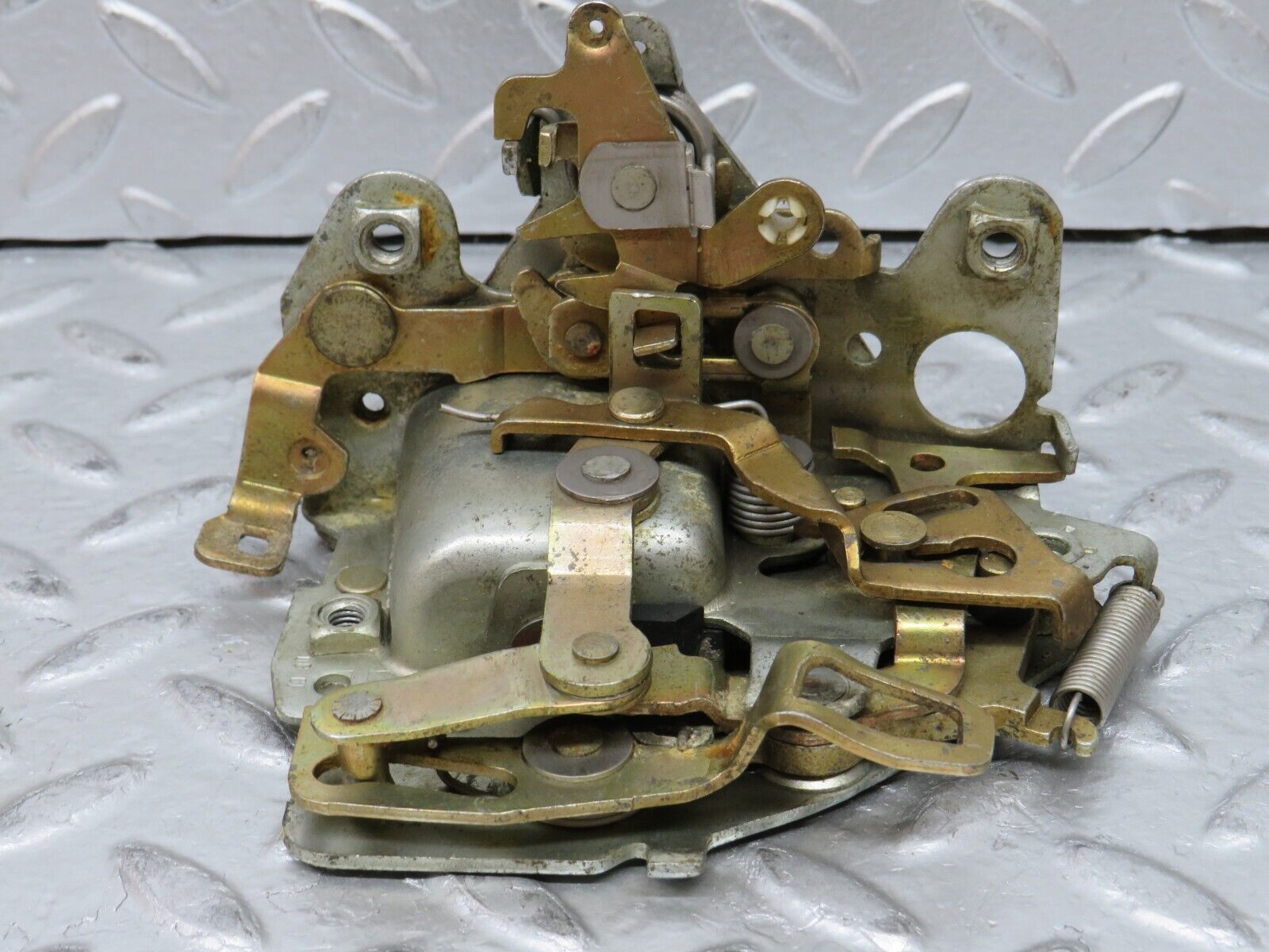 27953 Mercedes-Benz W123 280E Rear Right Door Lock Mechanism