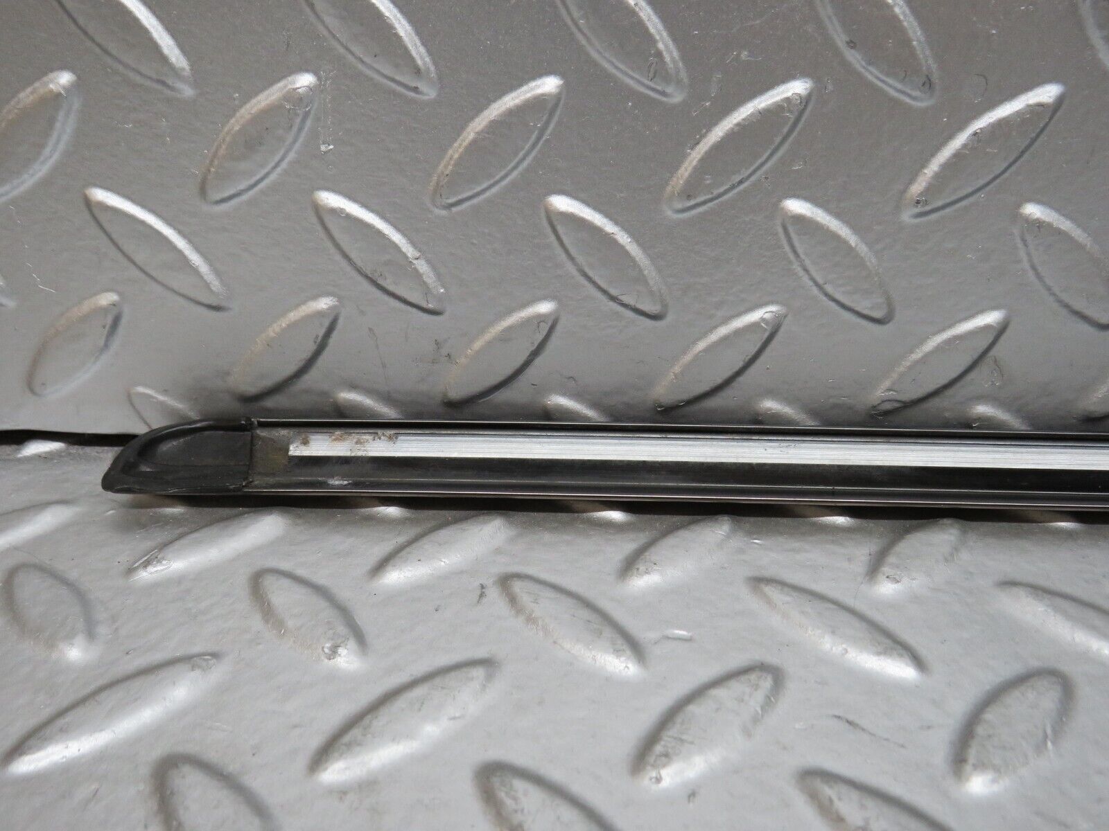 29002 Mercedes-Benz C124 320CE Coupe Rear Right Window Exterior Chrome Trim