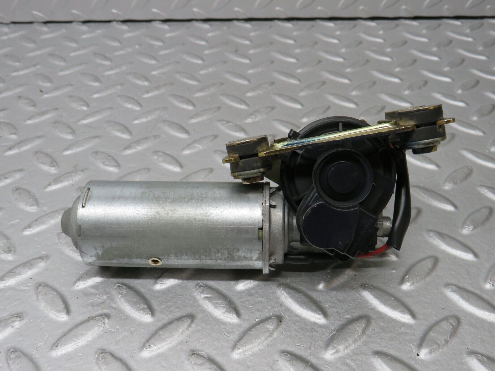 36821 Mercedes-Benz R129 300SL-24 Front Right Seat Adjustment Motor Bosch 1298202442 0390206656