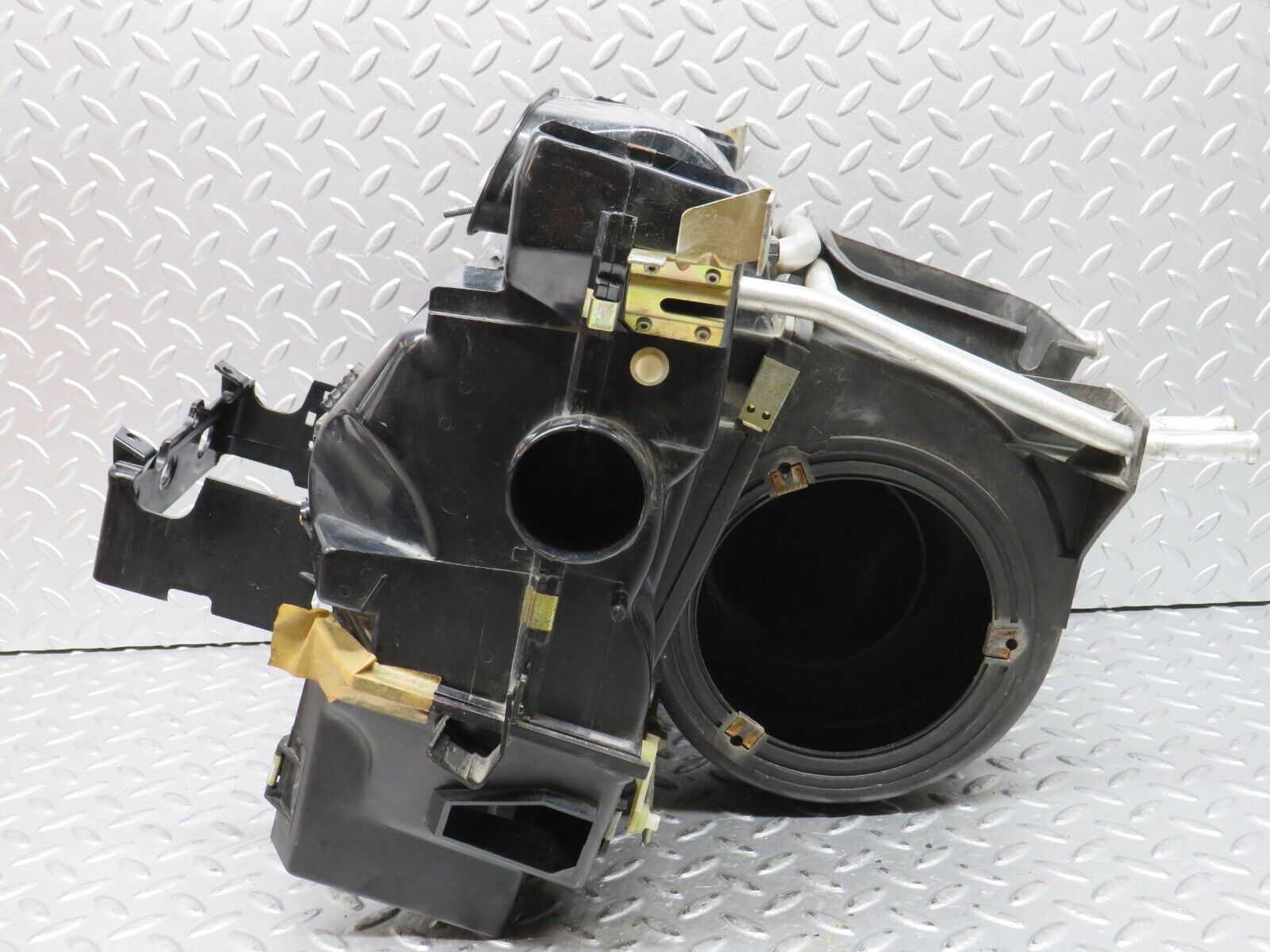 28122 Mercedes-Benz W123 280E Heater Box Blower Housing Behr 1238300008