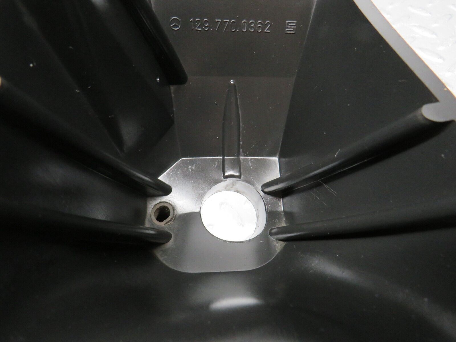 38404 Mercedes-Benz R129 280SL Coupe Roof Folding Lift Cylinder Cover Left 1297700362