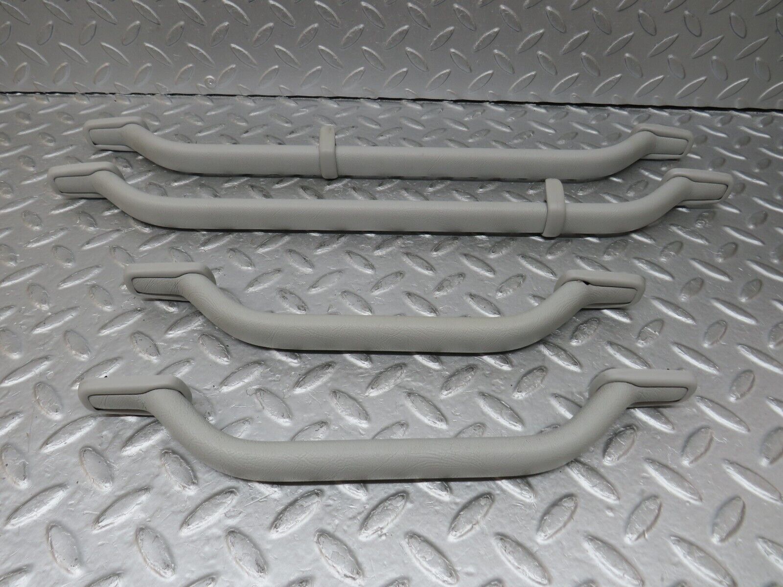 36061 Mercedes-Benz W126 420SE Interior Roof Grab Handle Set Grey