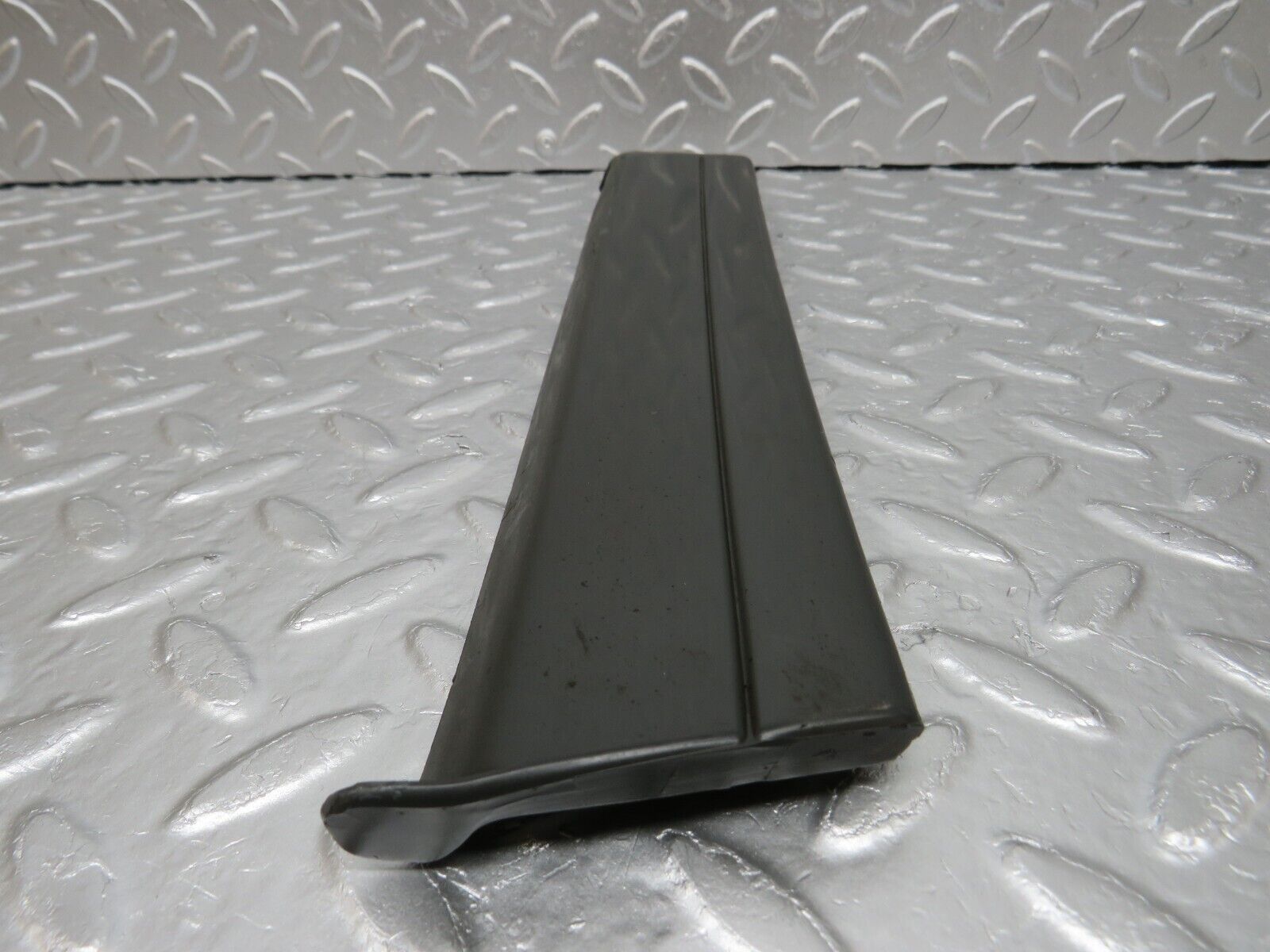 33995 Mercedes-Benz W124 260E Front Left Fender Wing Lower Moulding Trim