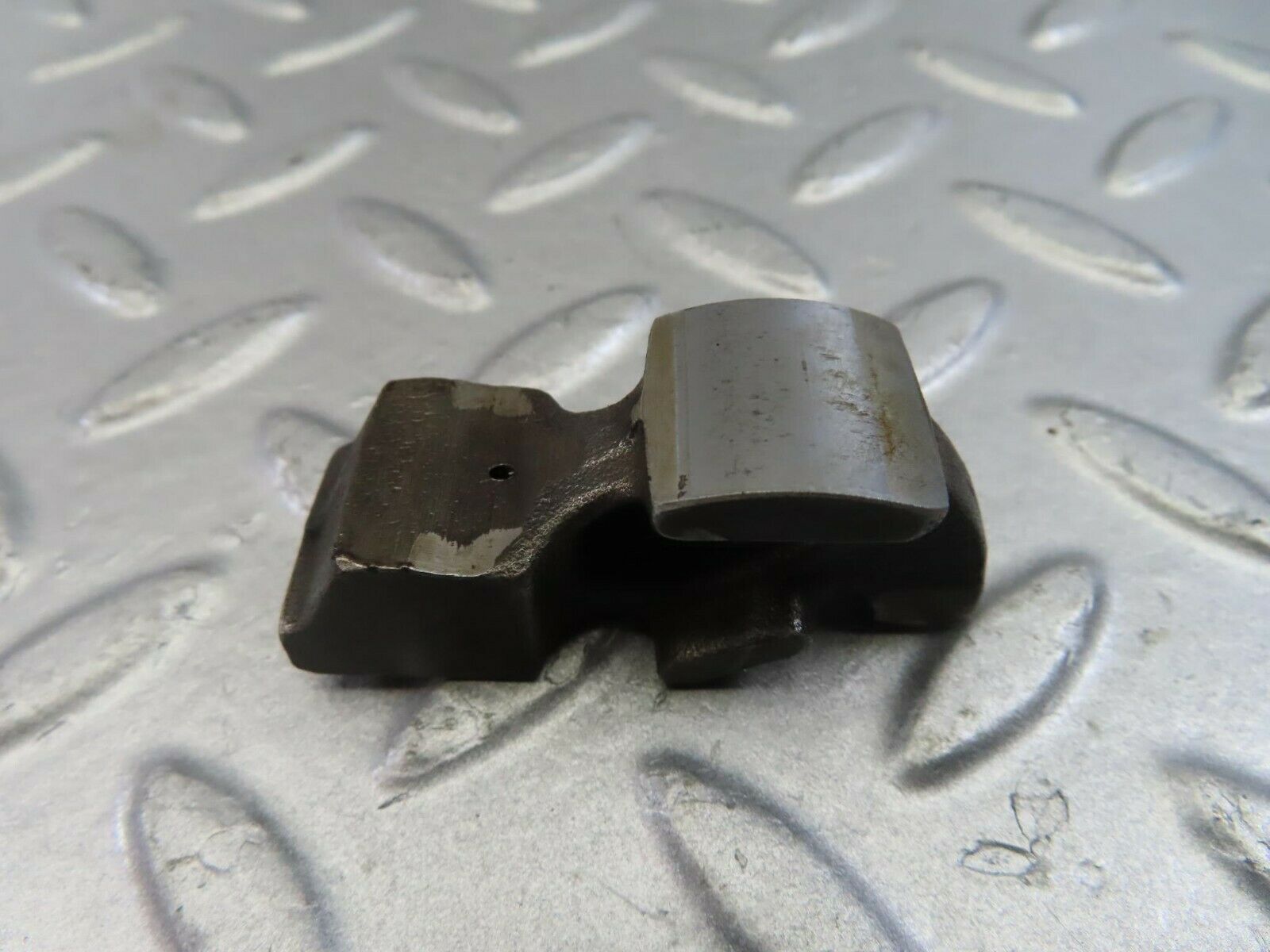 9864 Mercedes-Benz C123 280CE Coupe Valve Rocker Arm With Retaining Spring