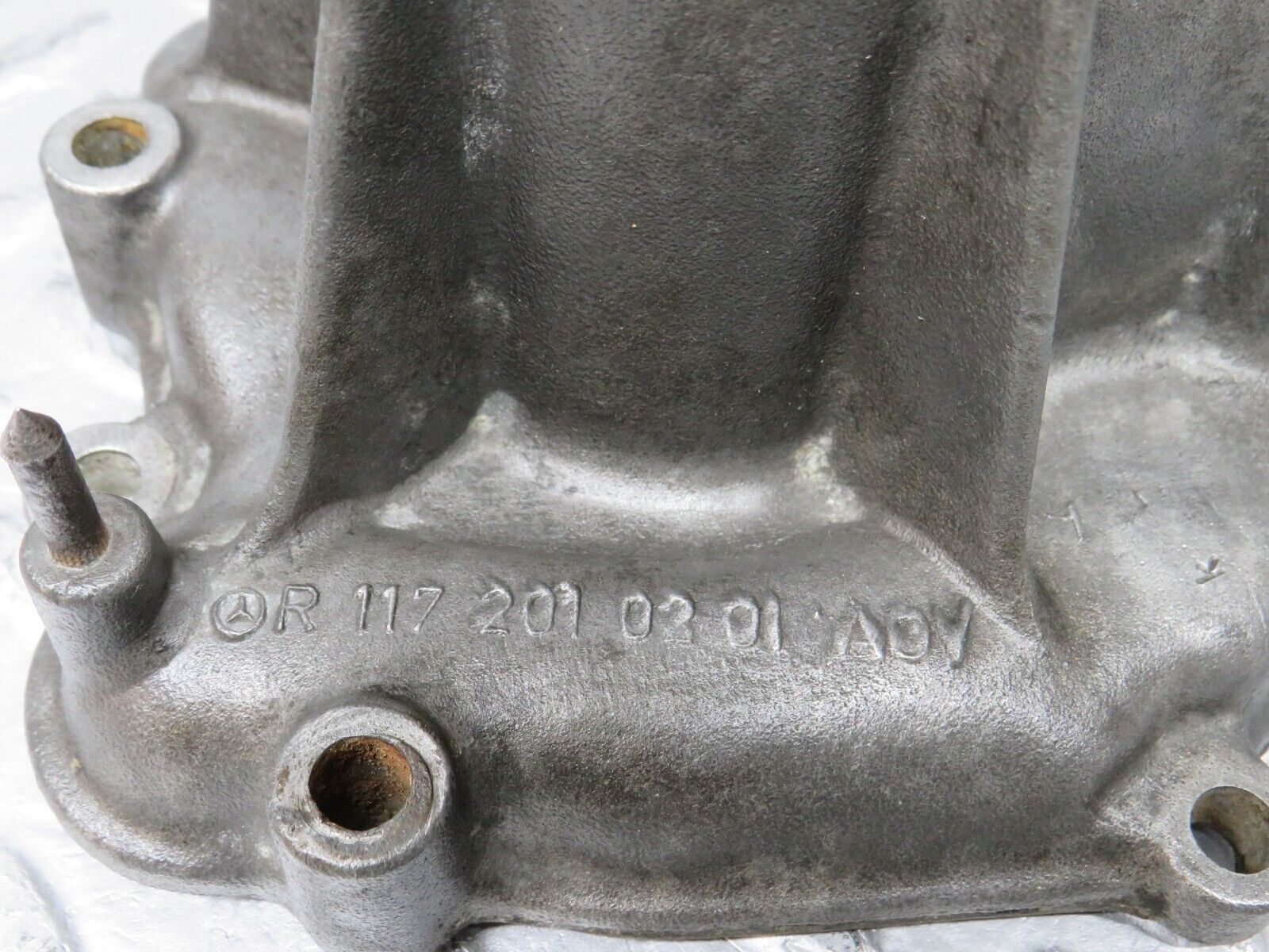 37641 Mercedes-Benz W109 300SEL Water Pump 1172010201 1162010207