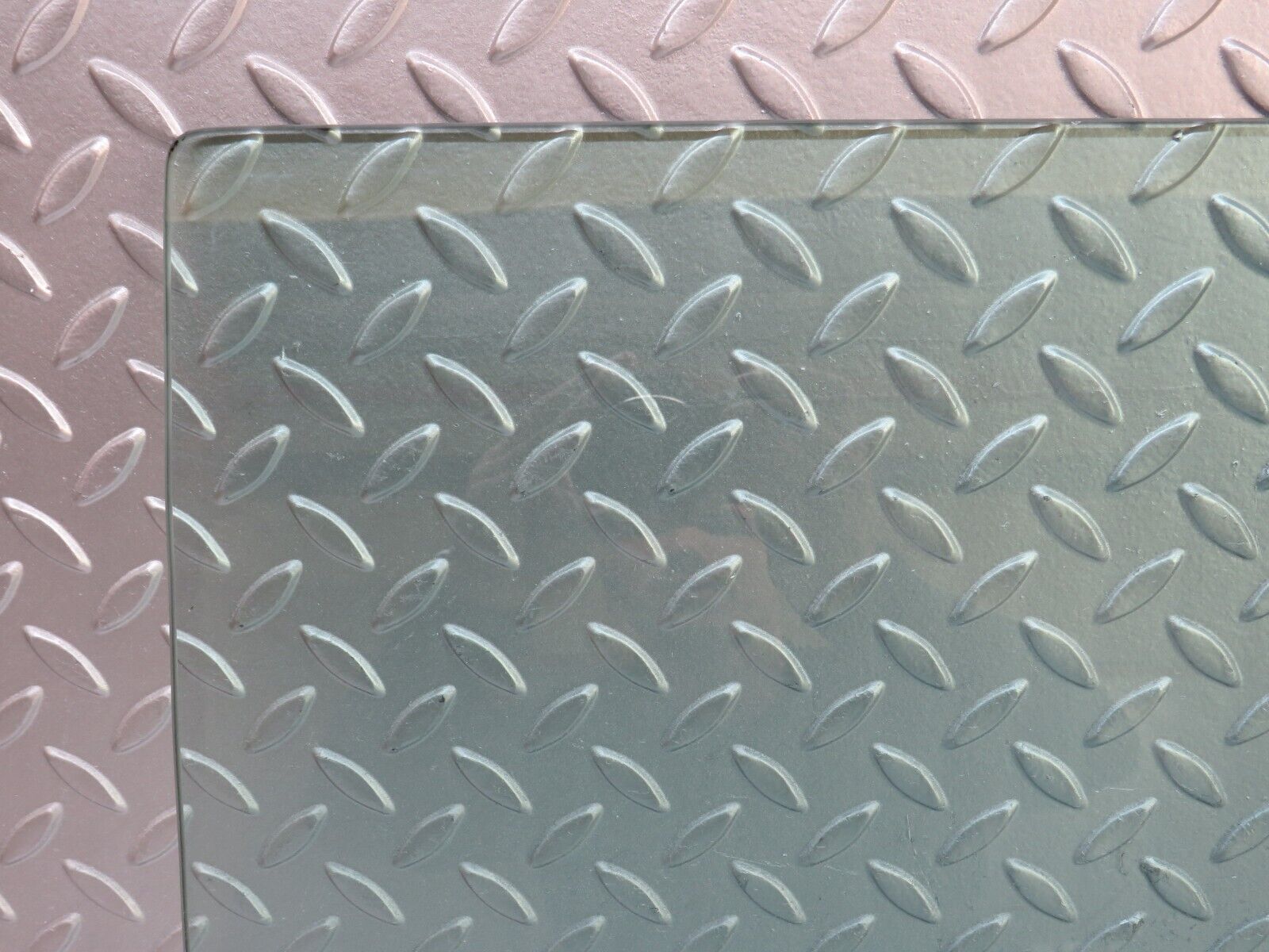 37513 Mercedes-Benz W109 300SEL Rear Left Door Window Glass