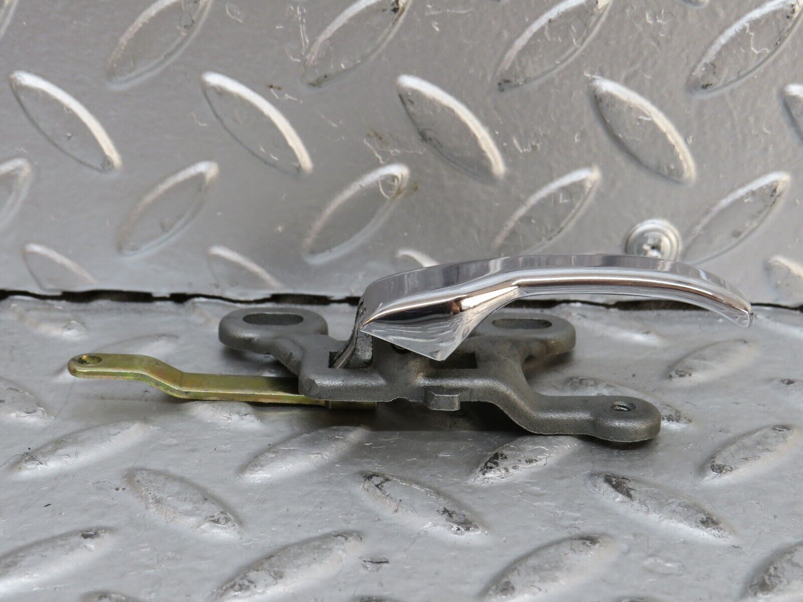 28283 Mercedes-Benz S123 240D Wagon Front Right Interior Door Handle