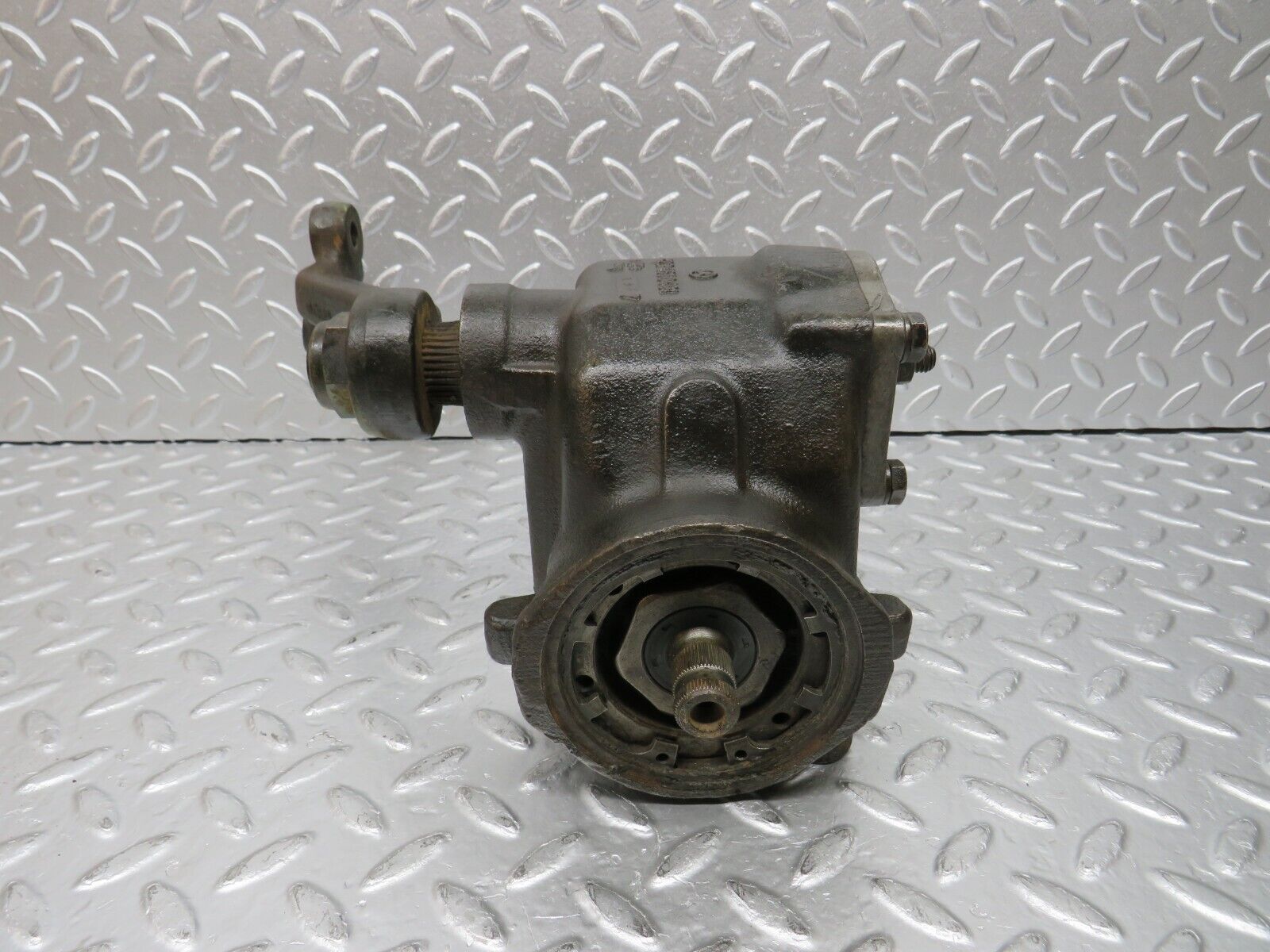 31062 Mercedes-Benz W123 200D Steering Box Steering Rack 1234610401