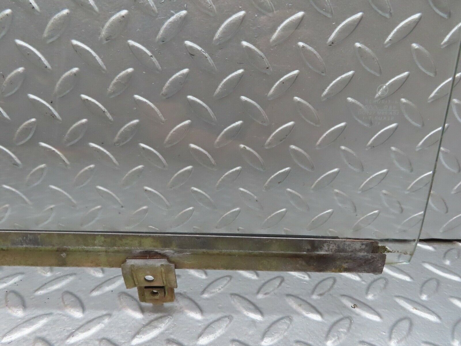 18112 Mercedes-Benz W123 200 Rear Left Window Glass