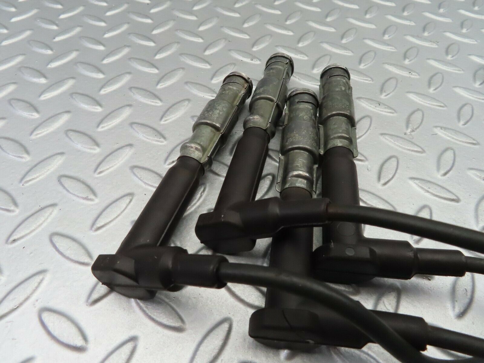 6820 Mercedes-Benz S124 E220 Wagon Ignition Lead Set Bosch 0001566710