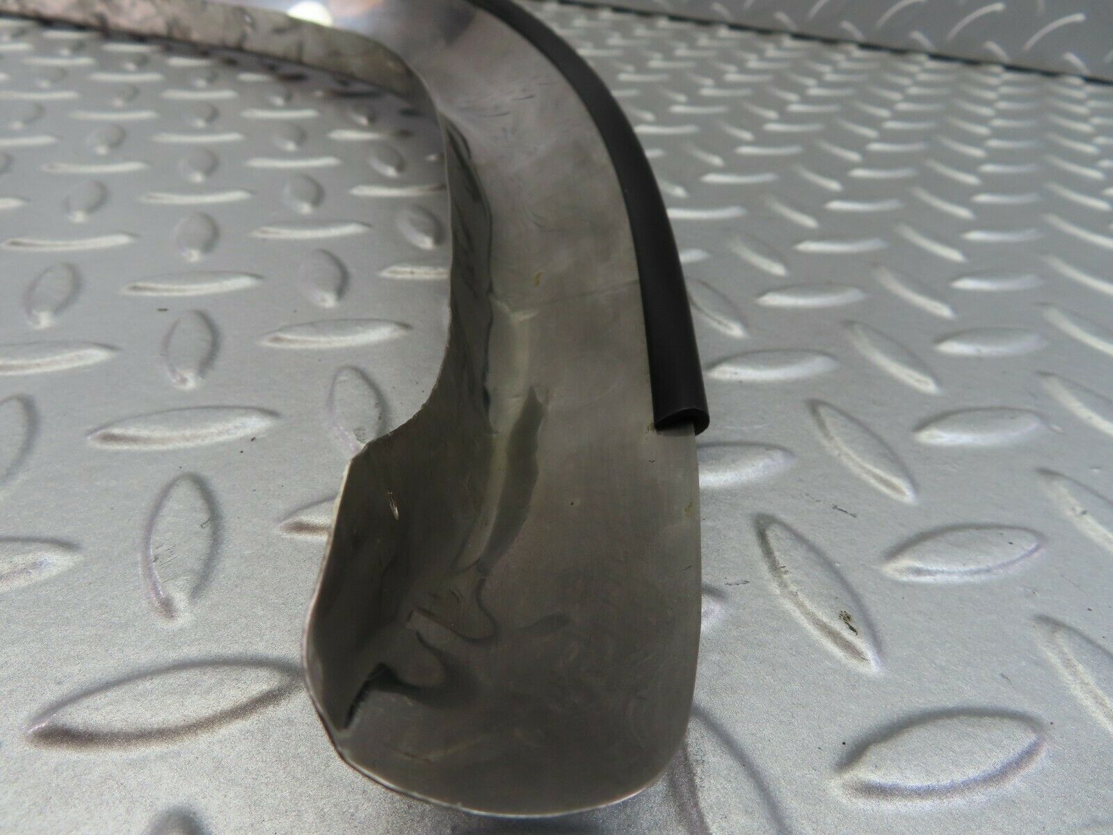 7354 Mercedes-Benz W116 450SE Wheel Arch Chrome Fender Wing Trim Front Left