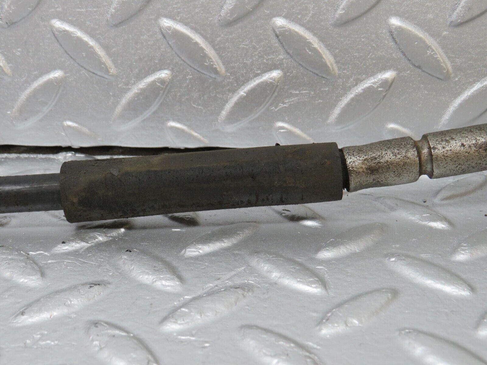 40455 Mercedes-Benz W110 230 Handbrake Cable Handbrake Pulley 1104200790