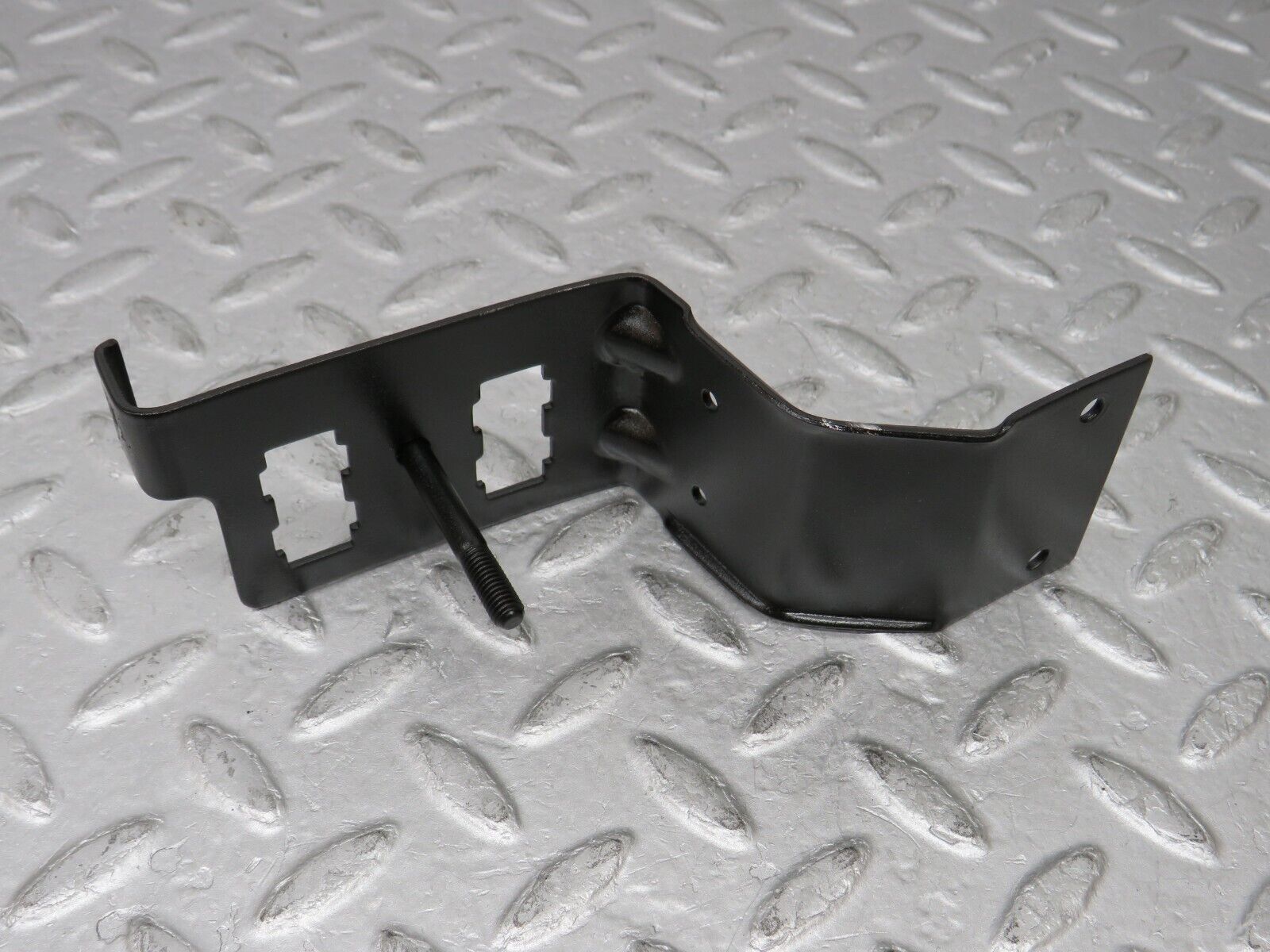 35858 Mercedes-Benz W108 Relay Bracket