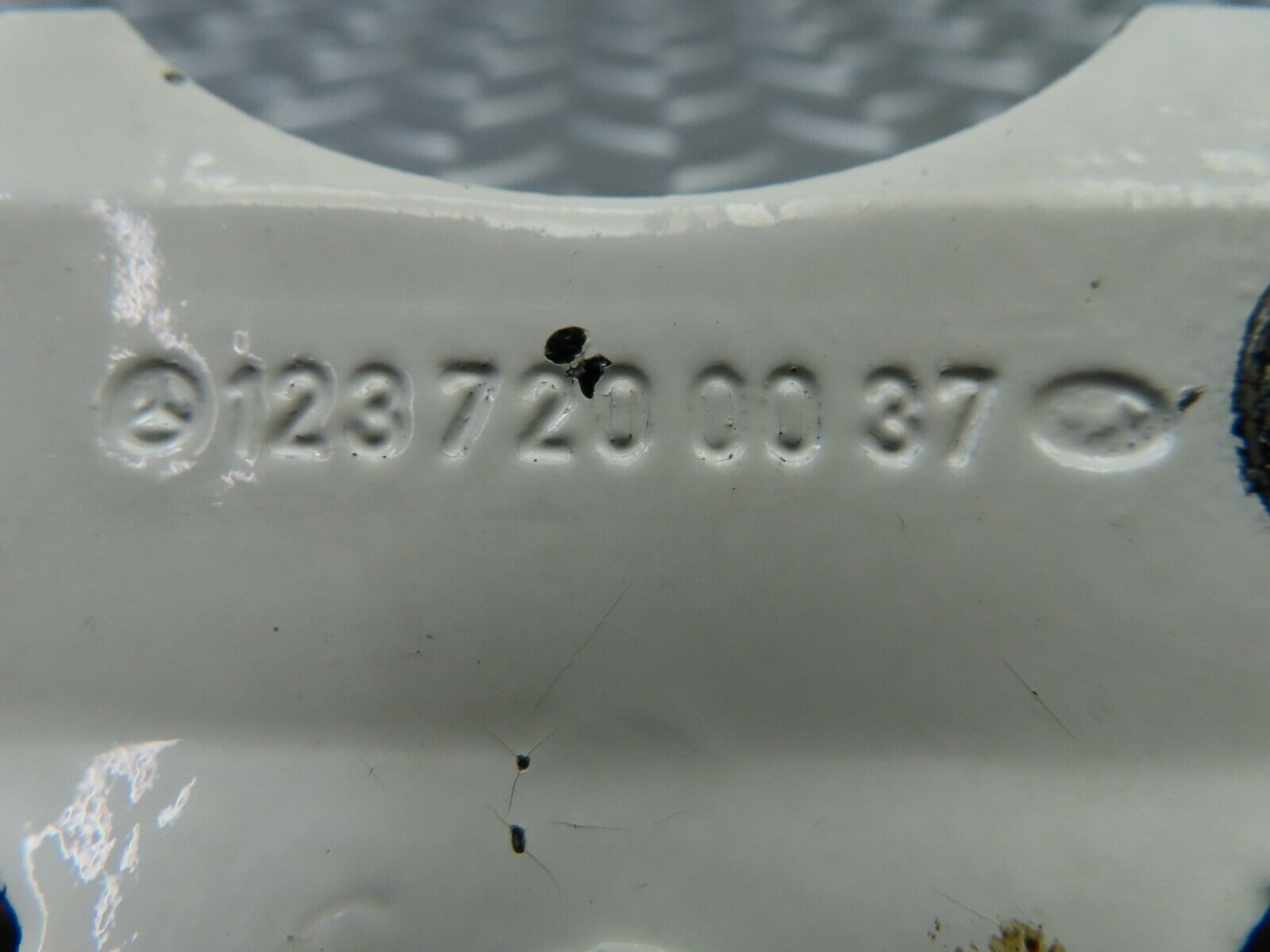 5847 Mercedes-Benz W123 200 Door Hinge 1237200037