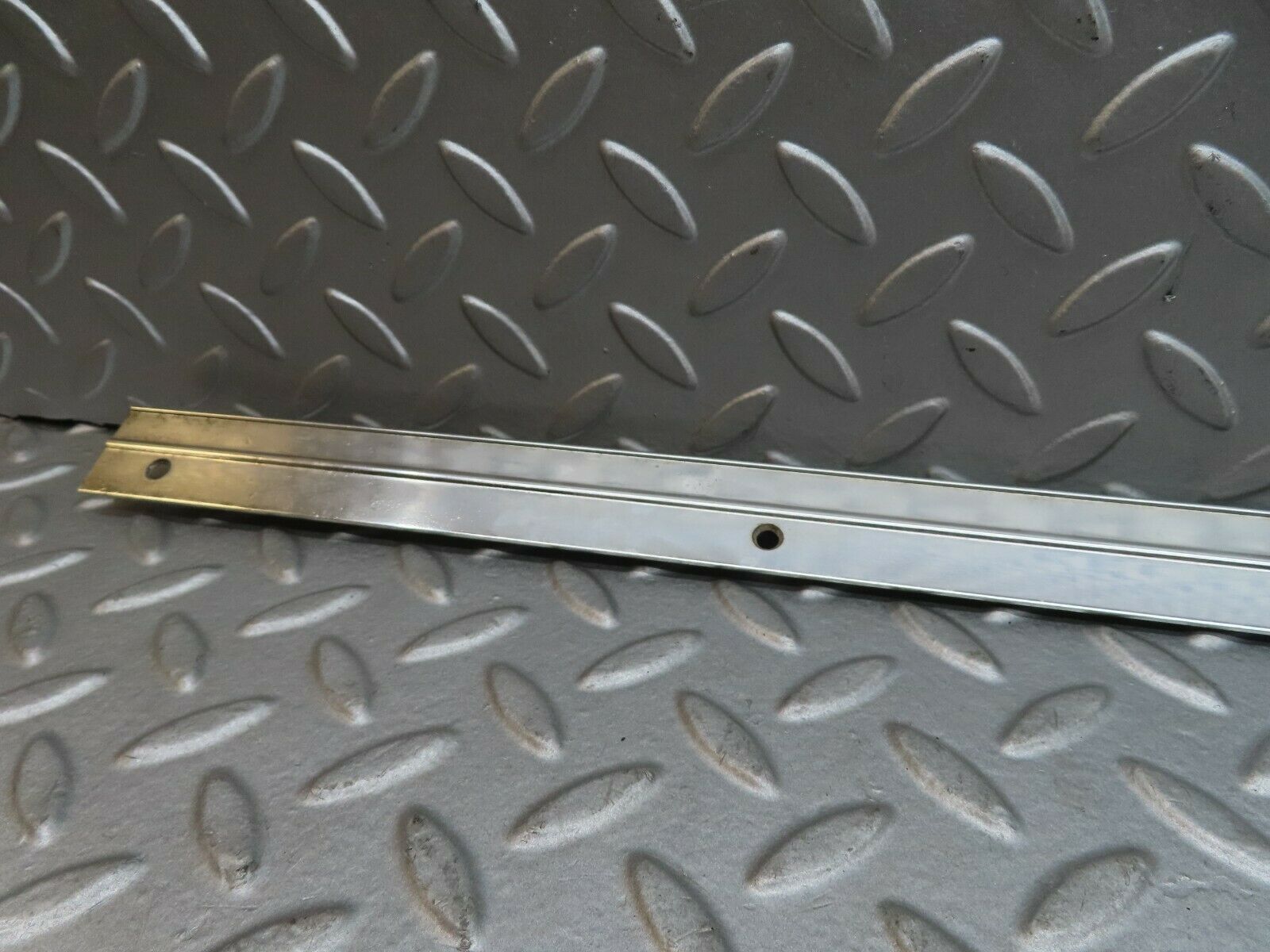 17890 Mercedes-Benz W116 450SEL Roof Chrome Moulding Trim Left Side