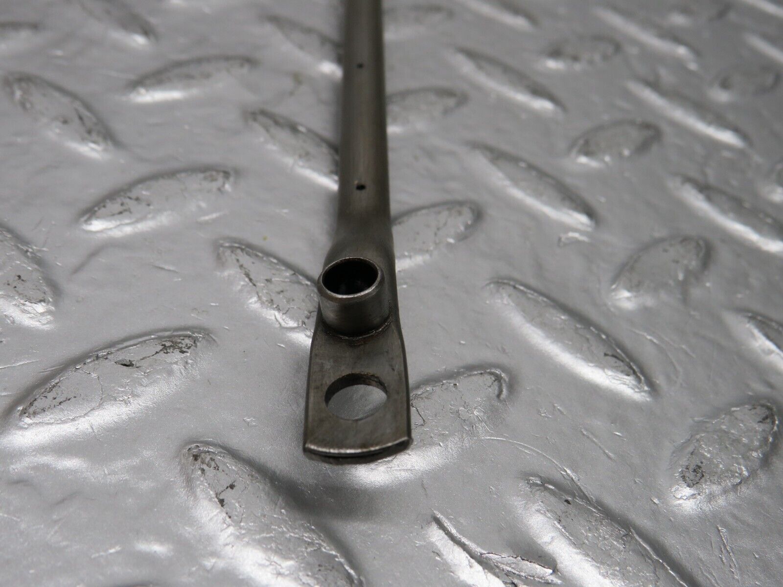 32274 Mercedes-Benz C123 240D Coupe Camshaft Oil Tube