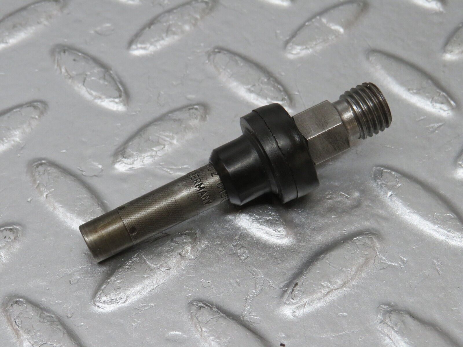 33686 Mercedes-Benz W201 190E 2.0L Fuel Injector Bosch 0437502010