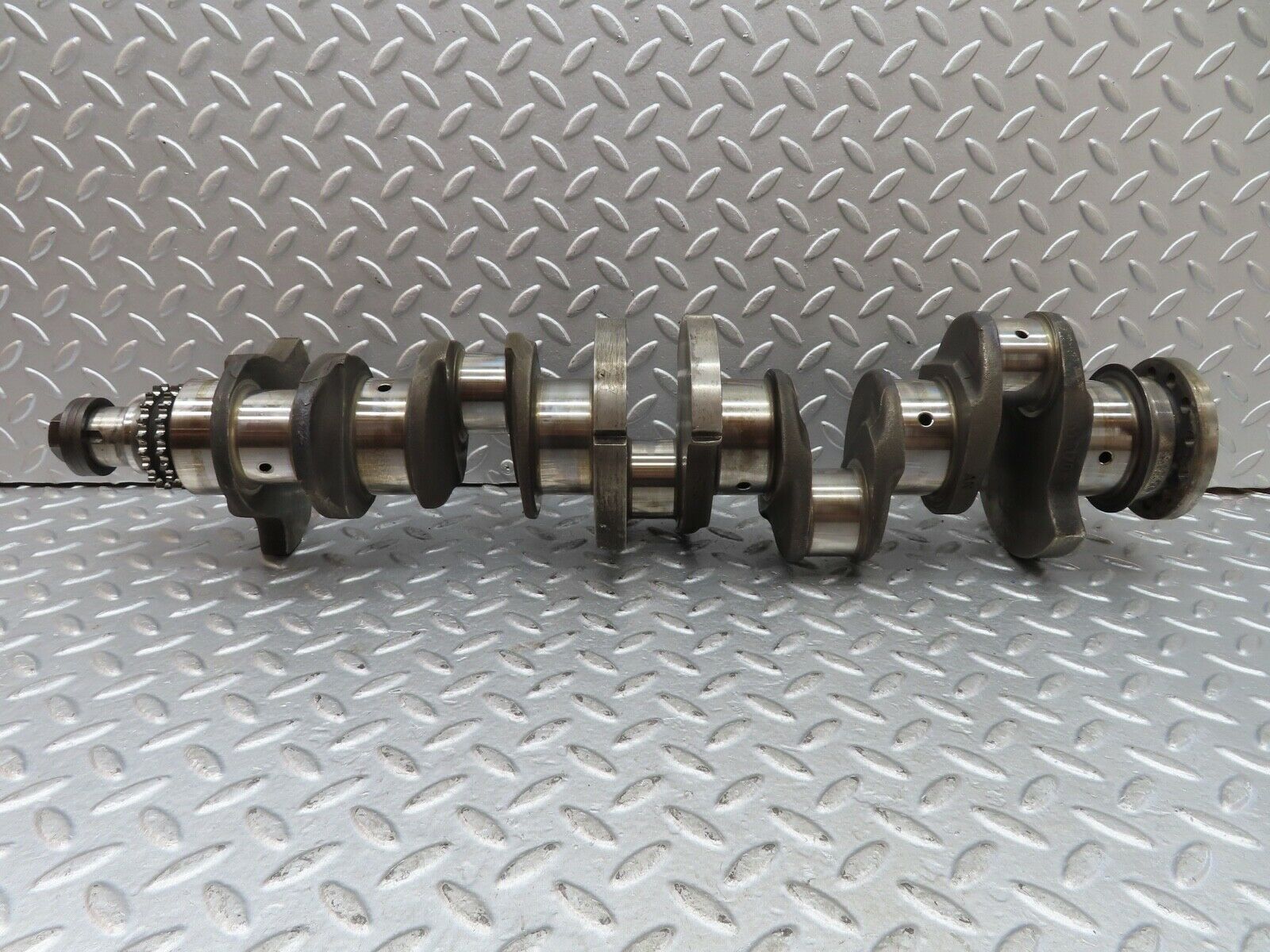 19200 Mercedes-Benz W123 300D Crankshaft OM617